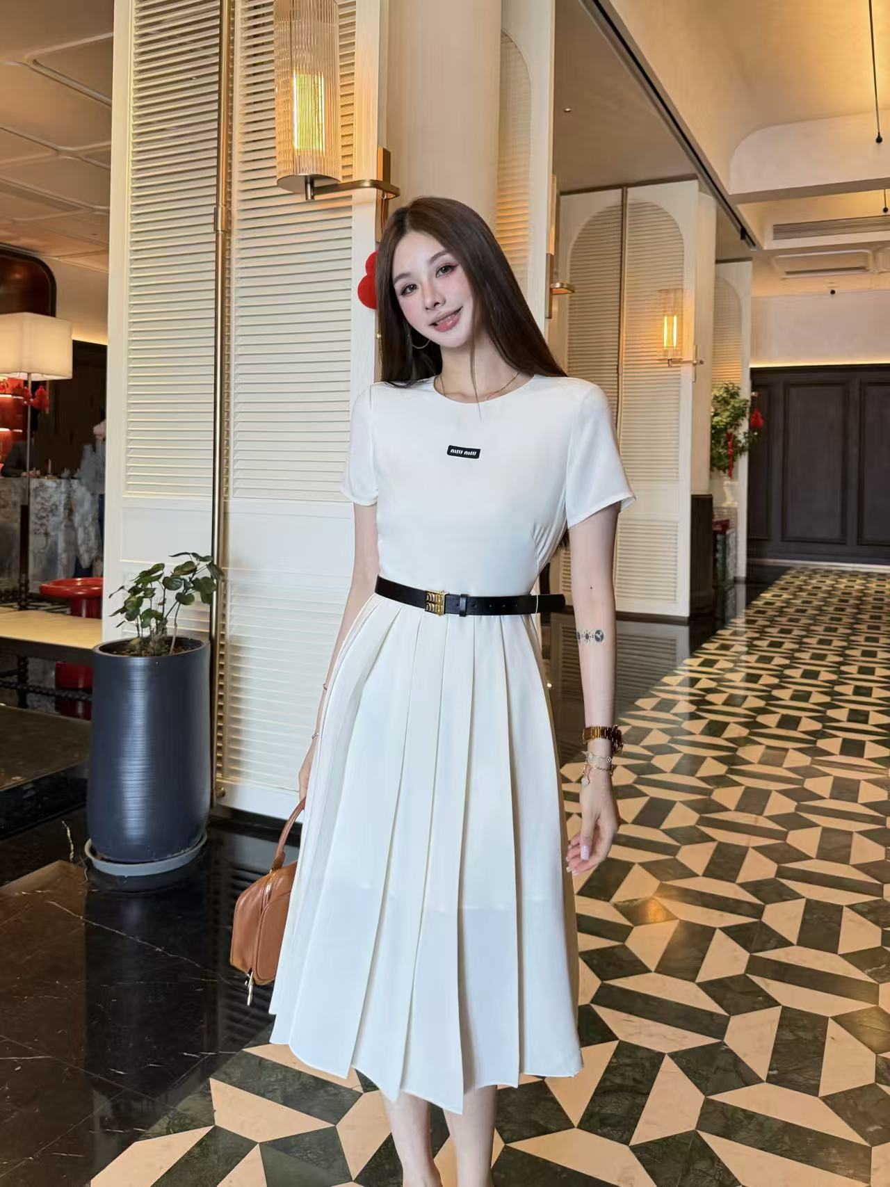 M1UM1U 高品質シンプルレタードレス【50％割引+送料無料】