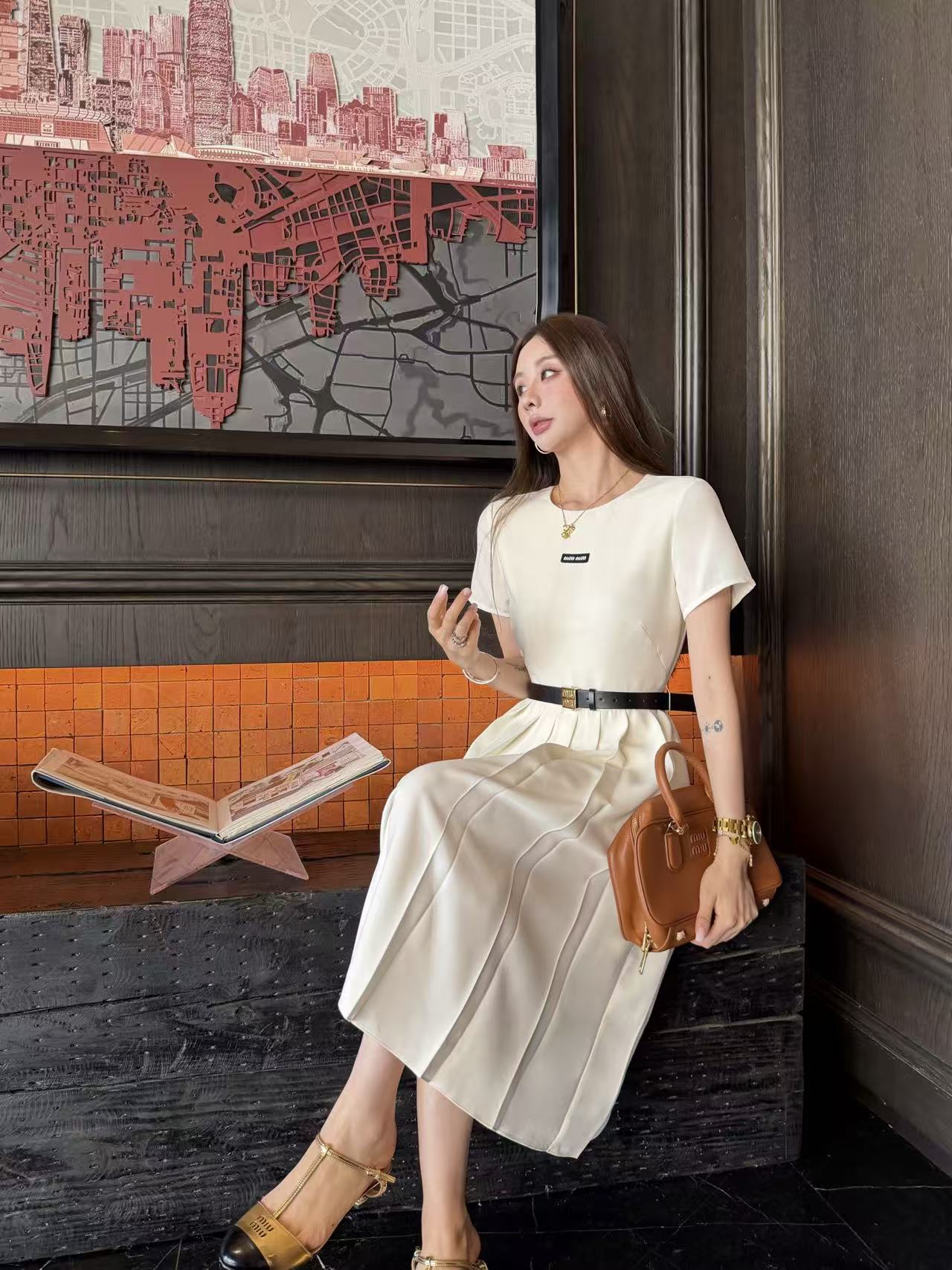 M1UM1U 高品質シンプルレタードレス【50％割引+送料無料】