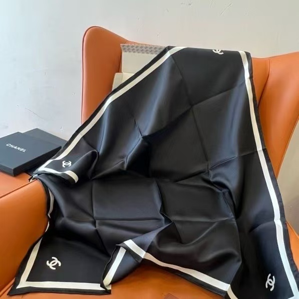 CHANE1 ブラック ダブルC シルクスカーフ【50％割引+送料無料】