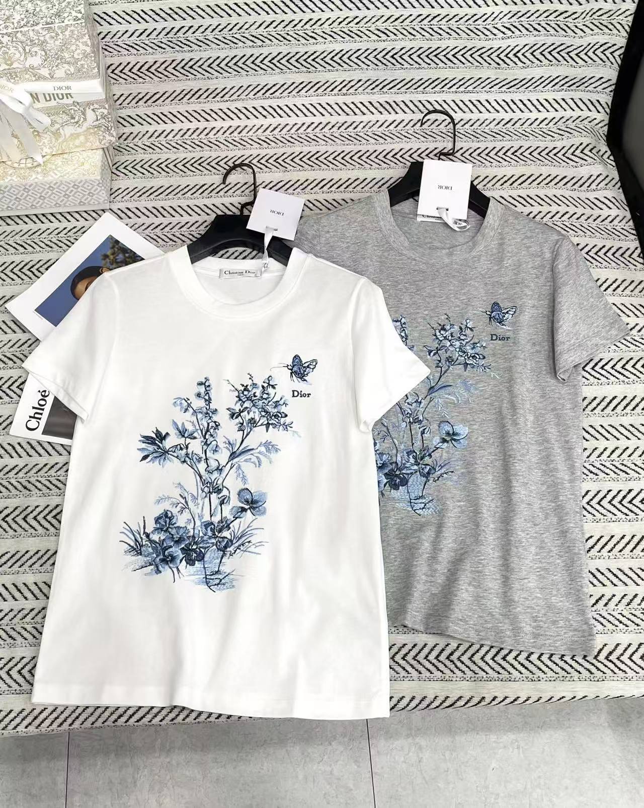 DI0R刺繍文字プリントTシャツ【50％割引+送料無料】