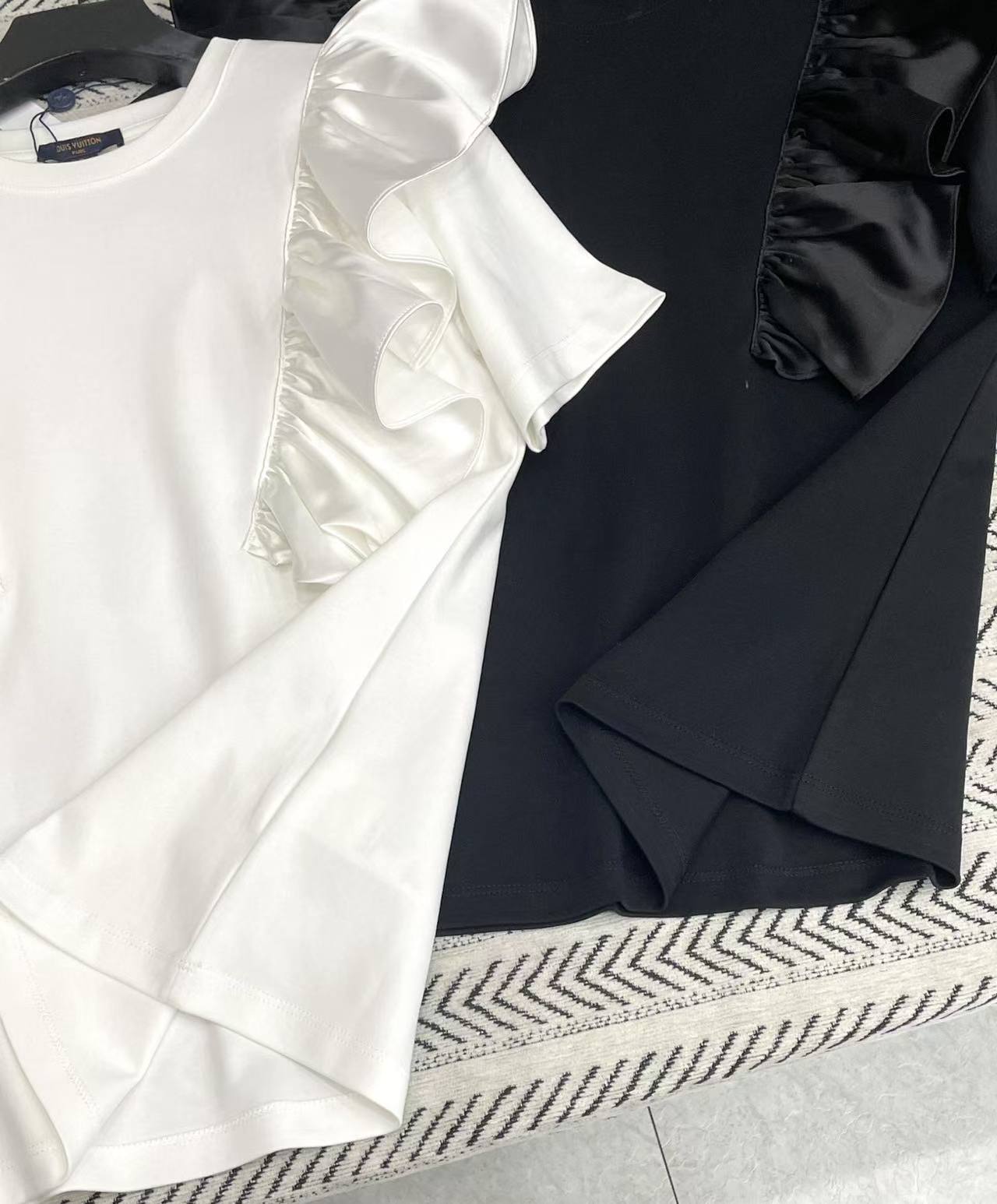 LV ラッフルTシャツ【50％割引+送料無料】