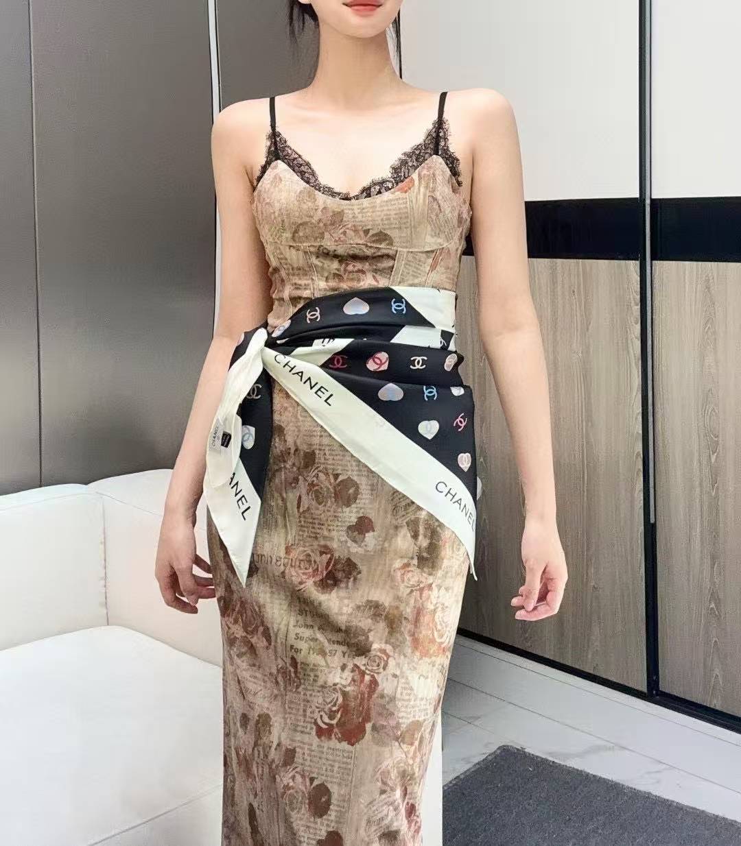 CHANE1 カラフルダブルCシルクスカーフ【50％割引+送料無料】