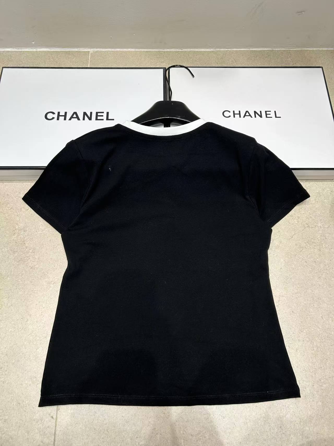 DIOR 刺繍ロゴTシャツ【50％割引+送料無料】