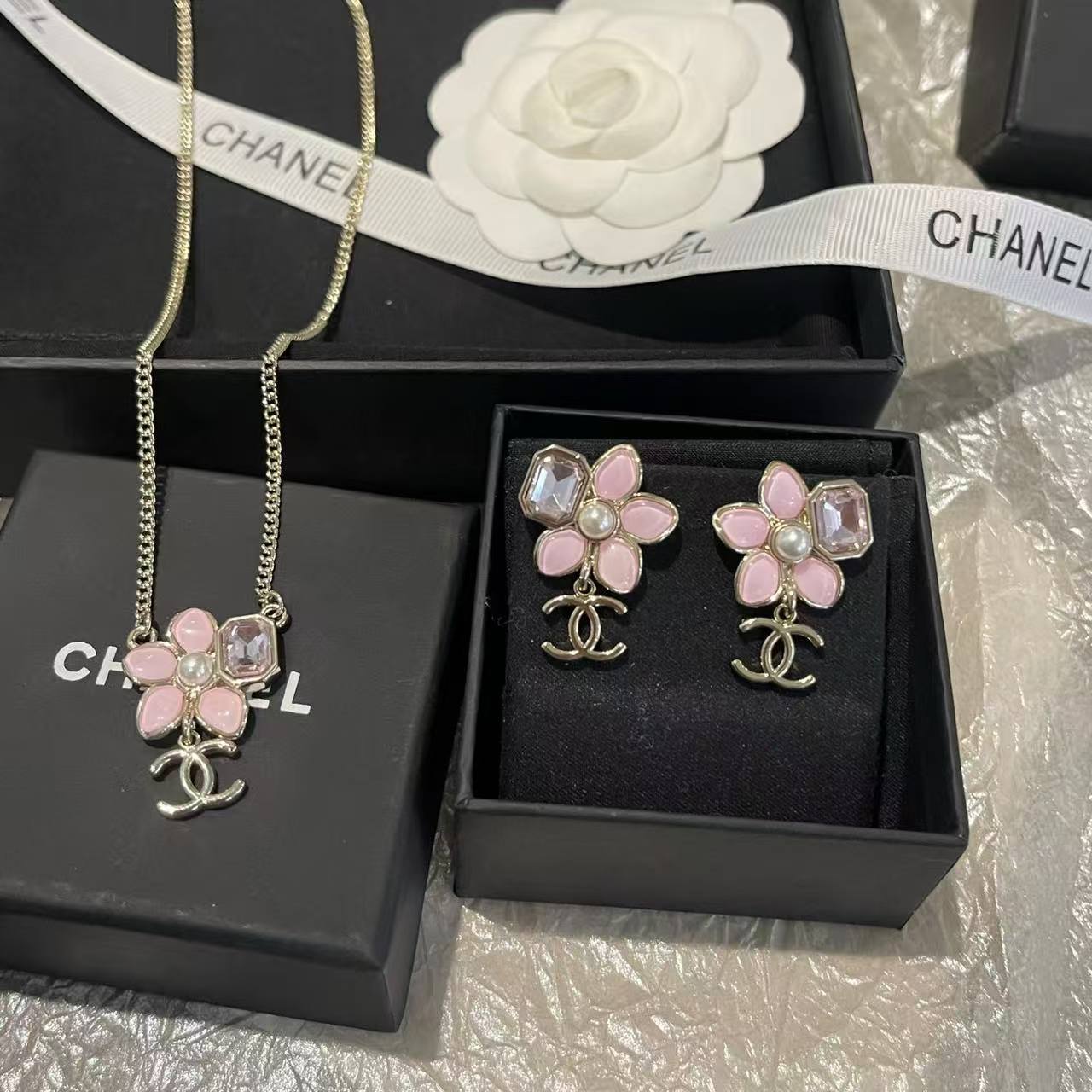 CHANE1 ピンクフラワーイヤリング＋ネックレス ツーピースセット【50％割引+送料無料】