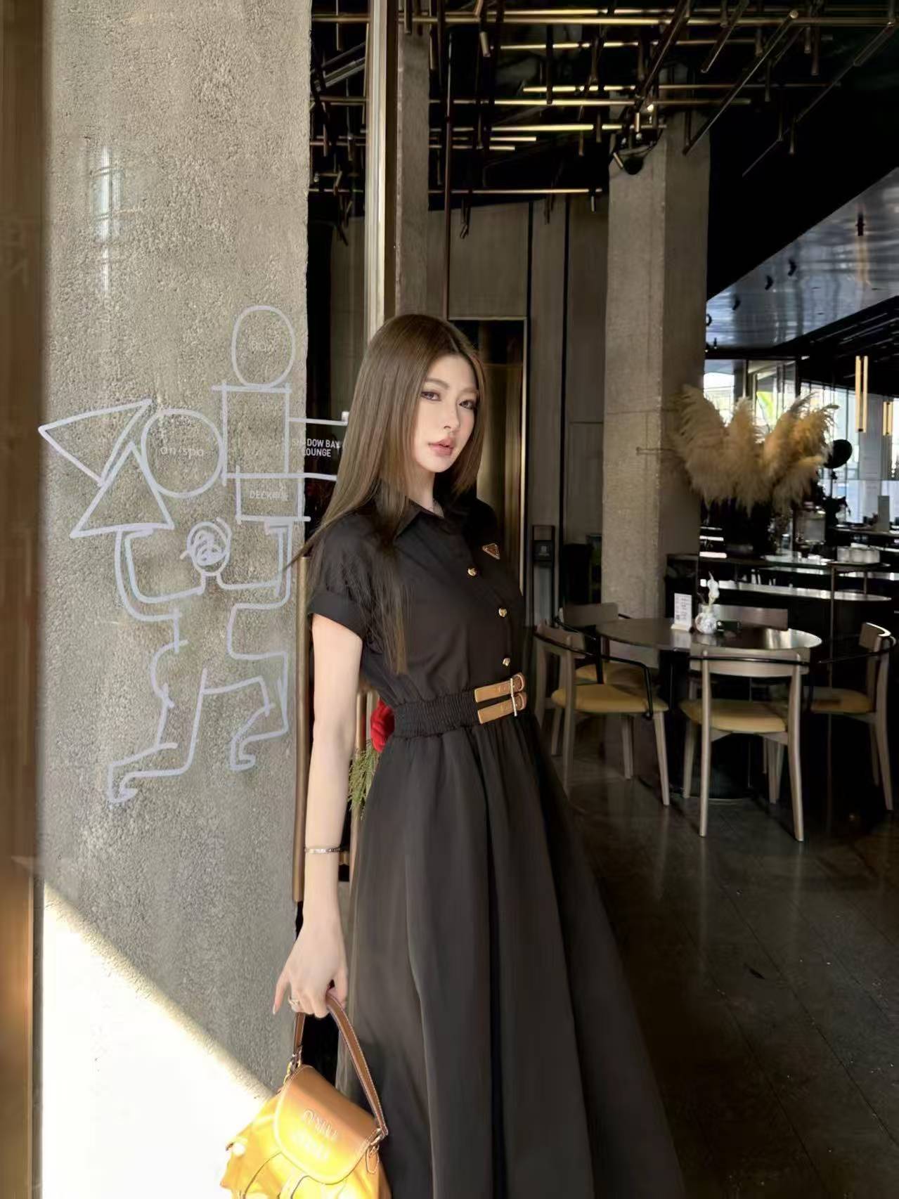 PR4DA トライアングルロゴ入り半袖ドレス【50％割引+送料無料】