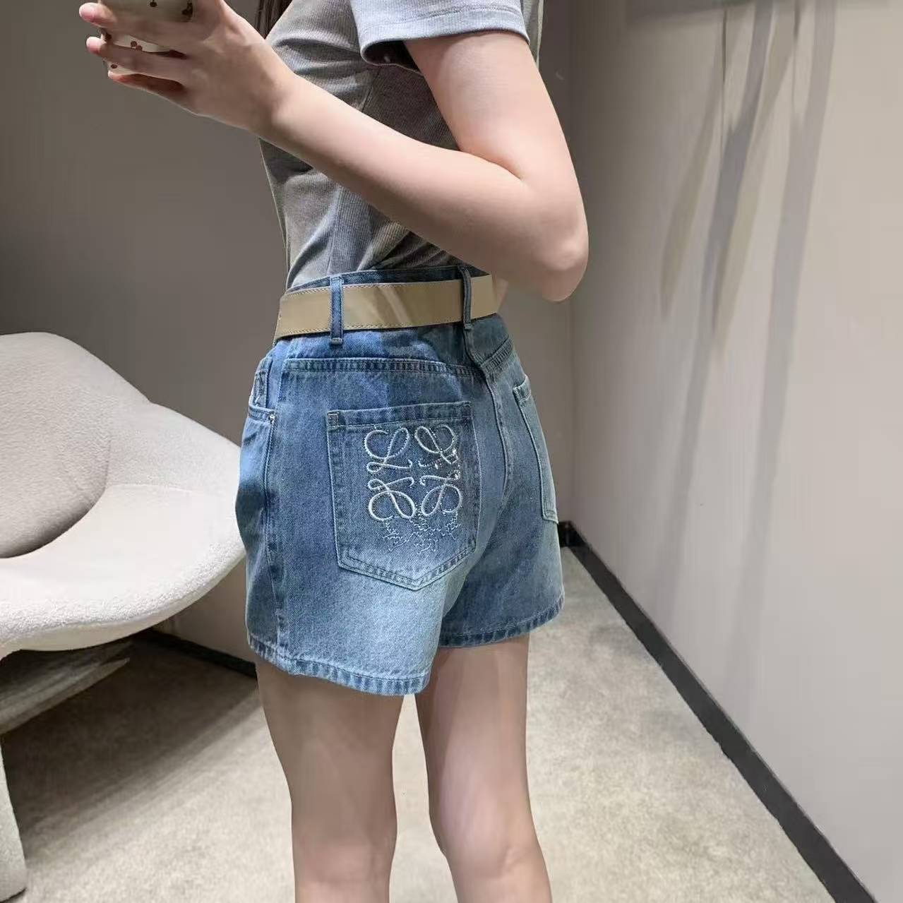 LOEWE ロゴ刺繍 デニムショートパンツ【50％割引+送料無料】