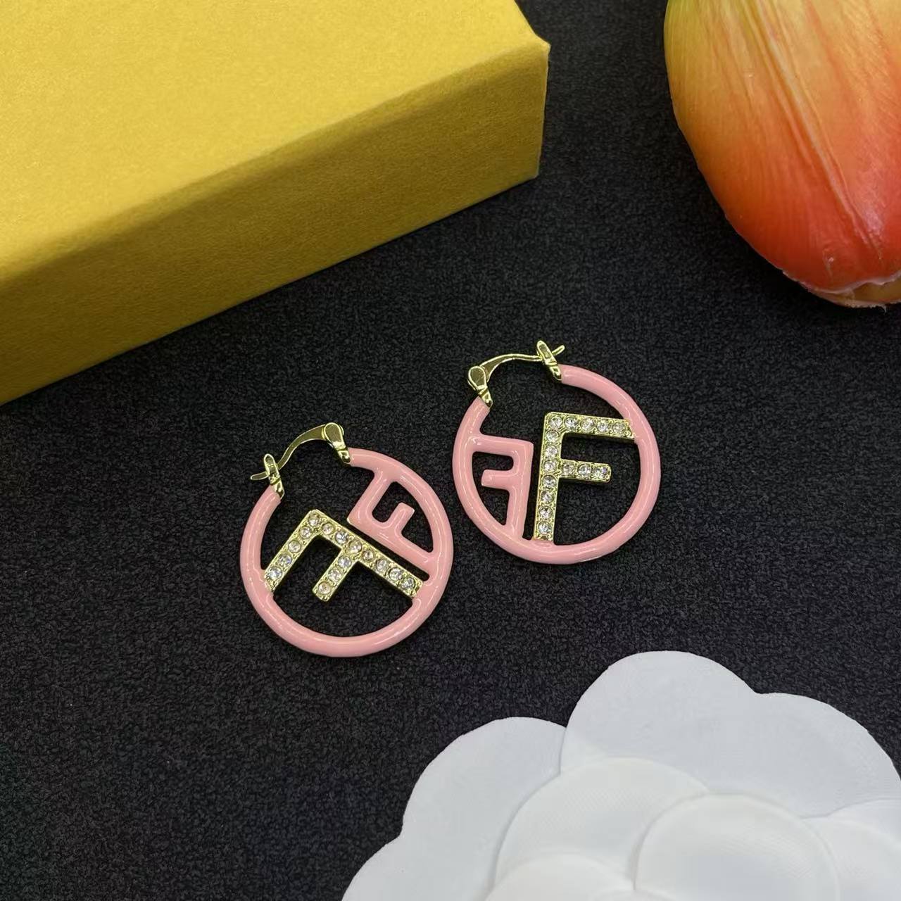 FENDI FF ピンク フープピアス【50％割引+送料無料】