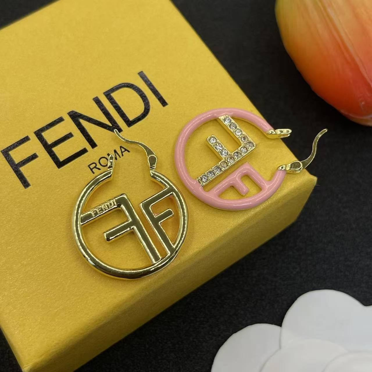 FENDI FF ピンク フープピアス【50％割引+送料無料】