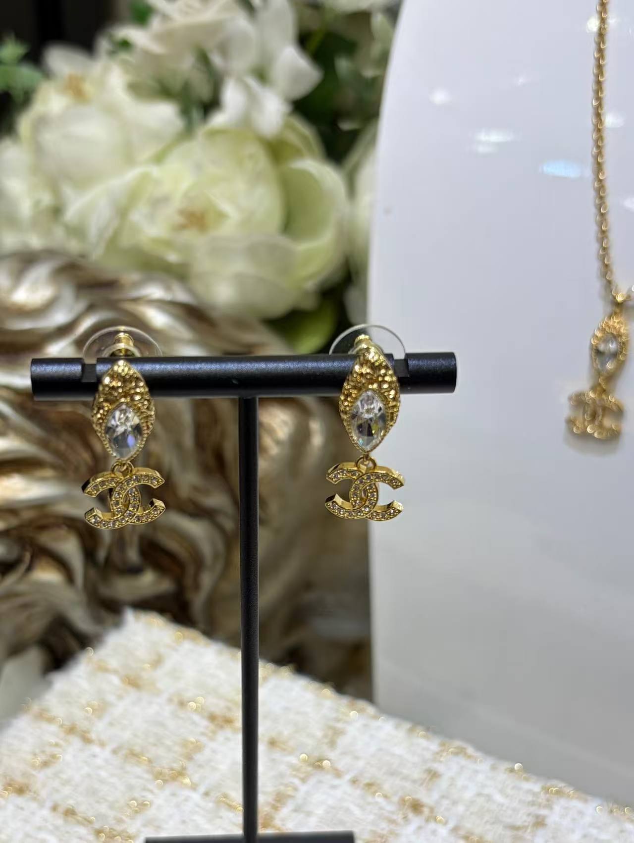 CHANE1 ダイヤモンド ダブルC スタッドピアス【50％割引+送料無料】