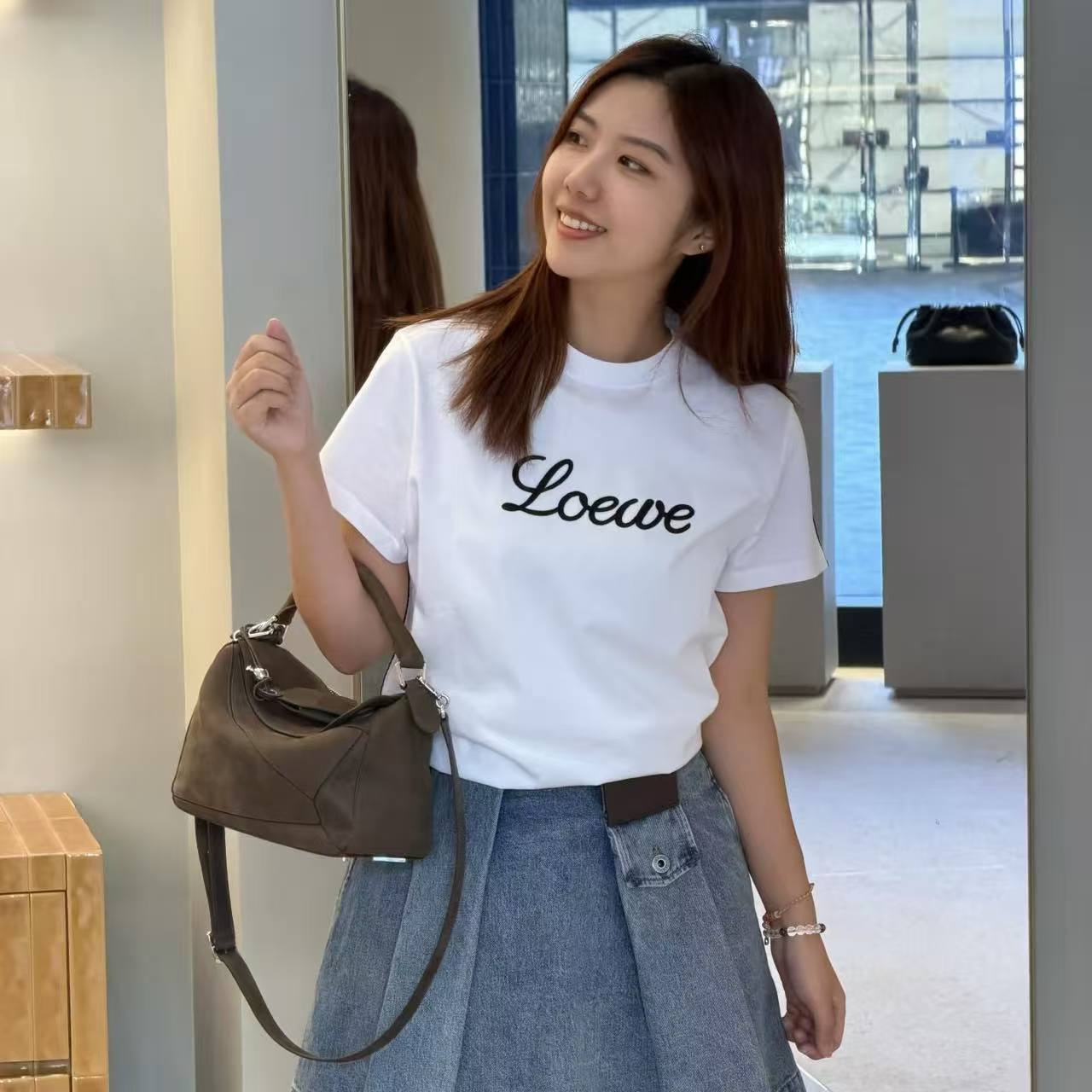 L0WEW フロッキー加工グラフィティレターTシャツ【50％割引+送料無料】