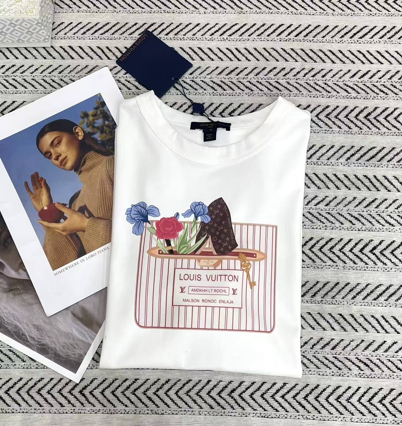 LV ロゴプリントTシャツ【50％割引+送料無料】