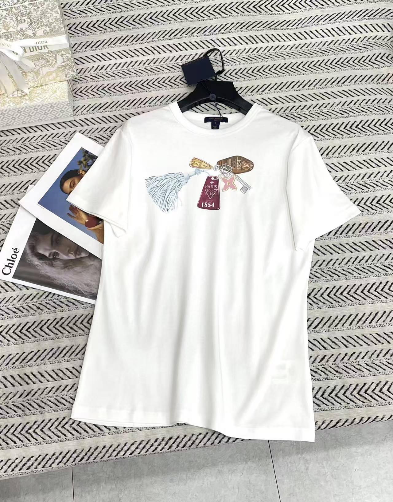 LVキーレタープリントTシャツ【50％割引+送料無料】