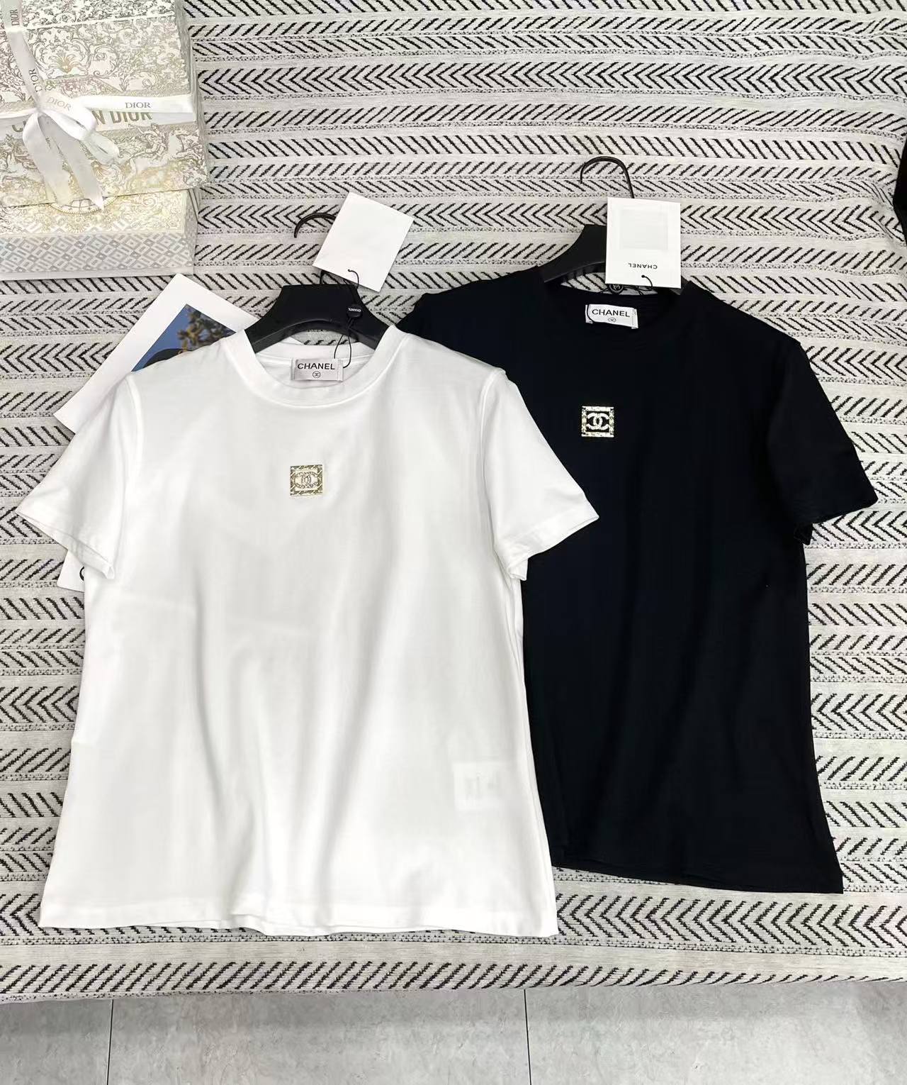 CHANE1 シンプルなダブルC文字Tシャツ【50％割引+送料無料】