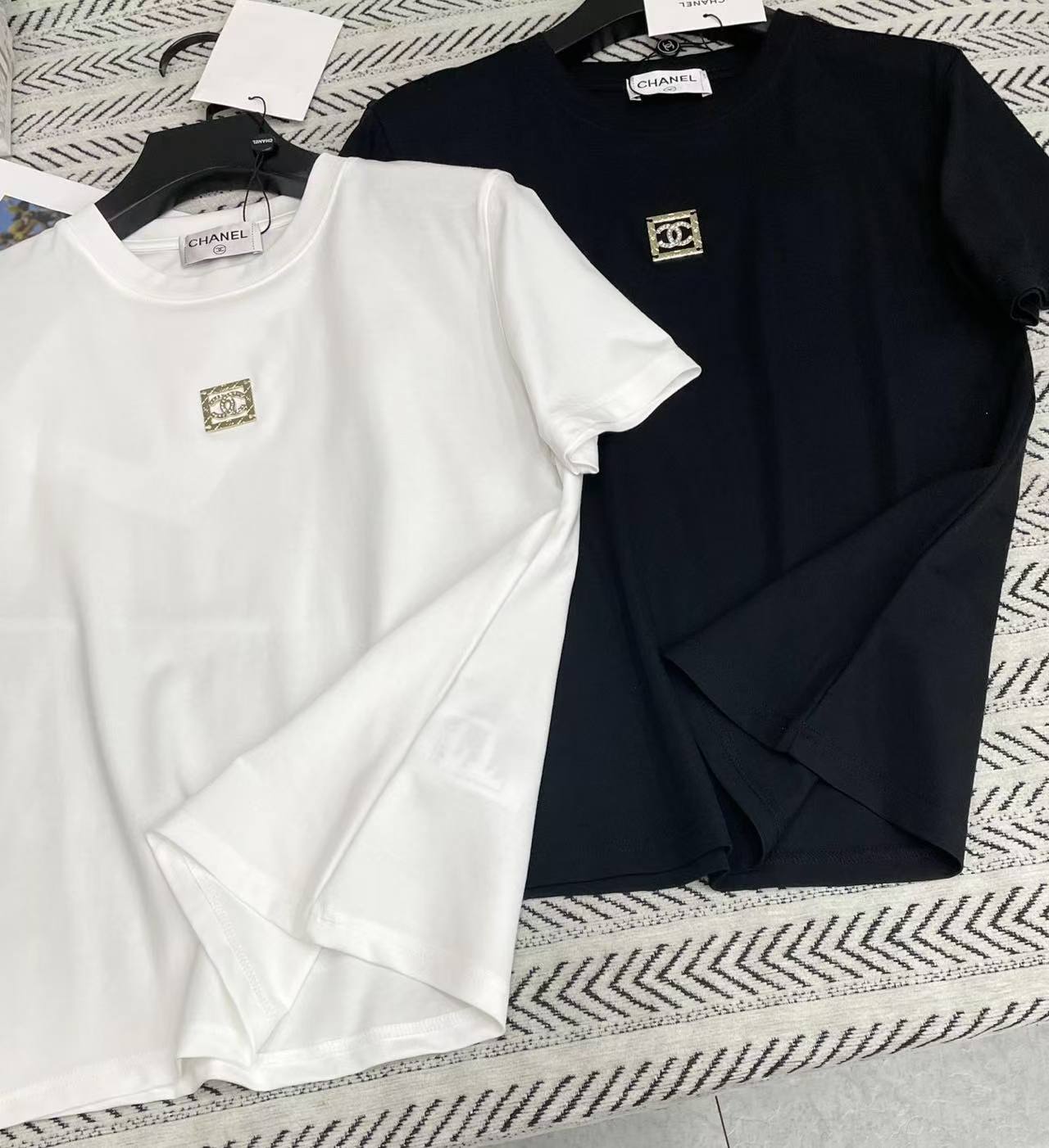 CHANE1 シンプルなダブルC文字Tシャツ【50％割引+送料無料】