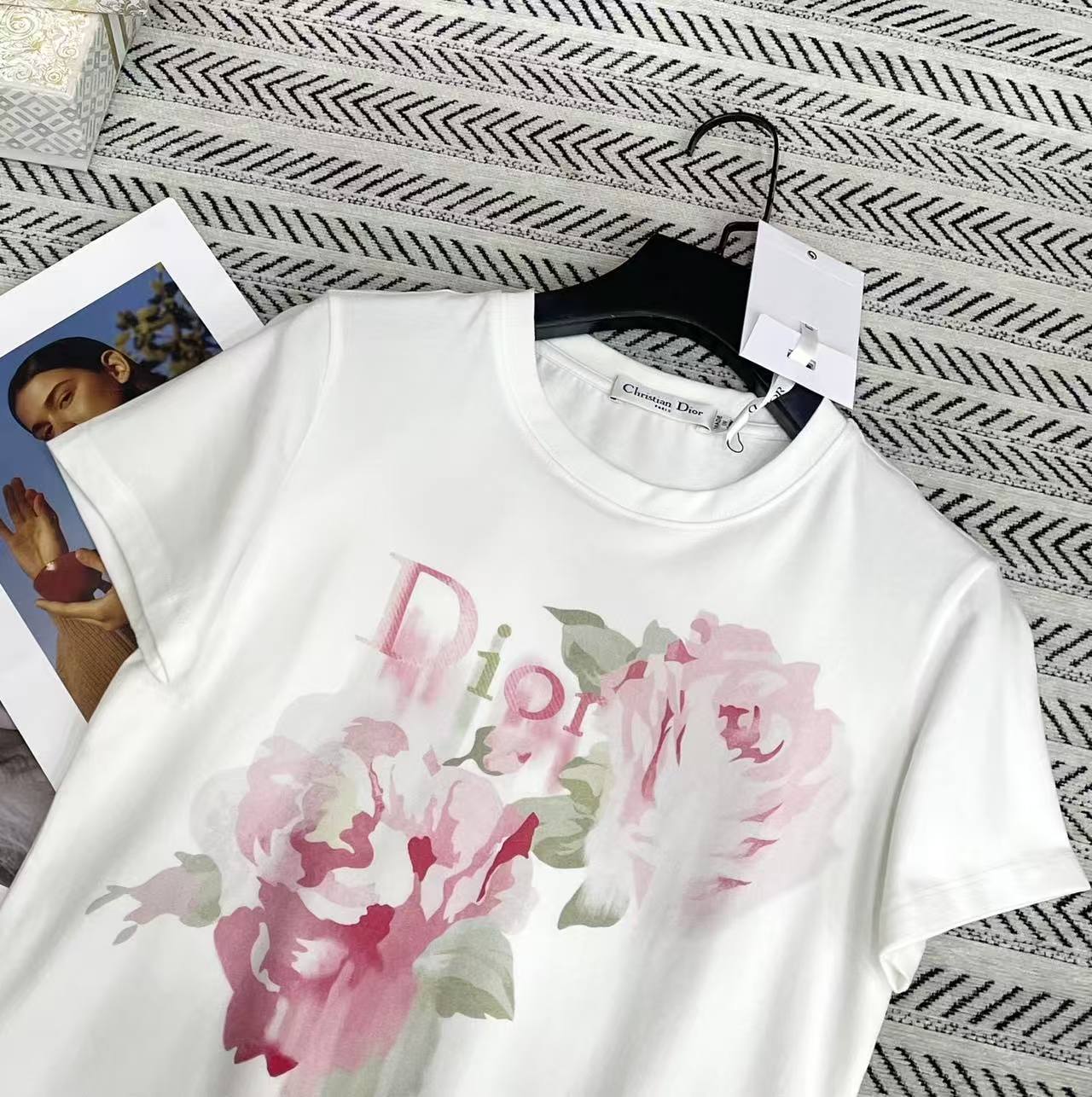DIOR エアブラシプリント Tシャツ【50％割引+送料無料】
