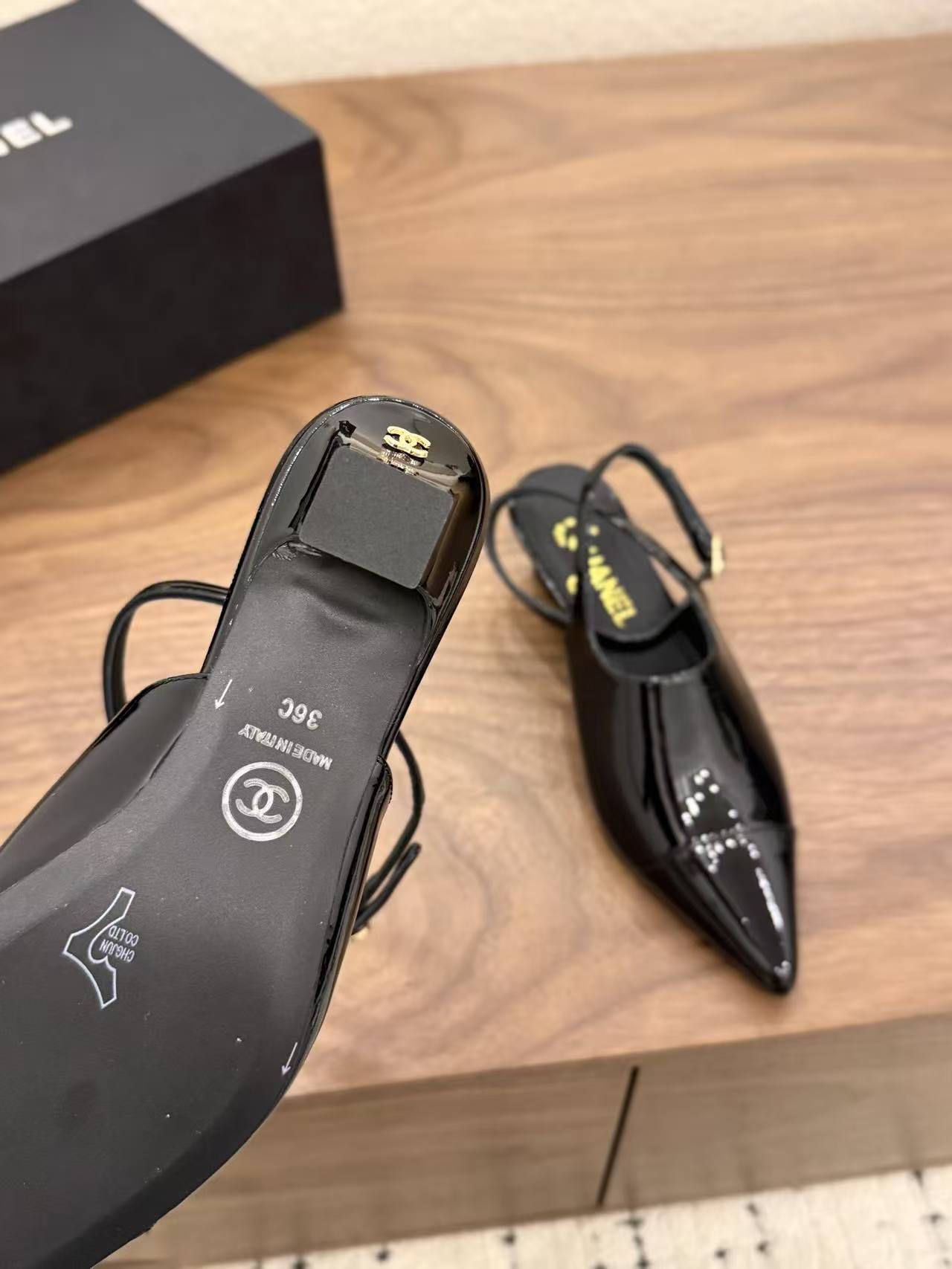 CHANE1 高品質パテントレザー ローヒールシューズ【50％割引+送料無料】