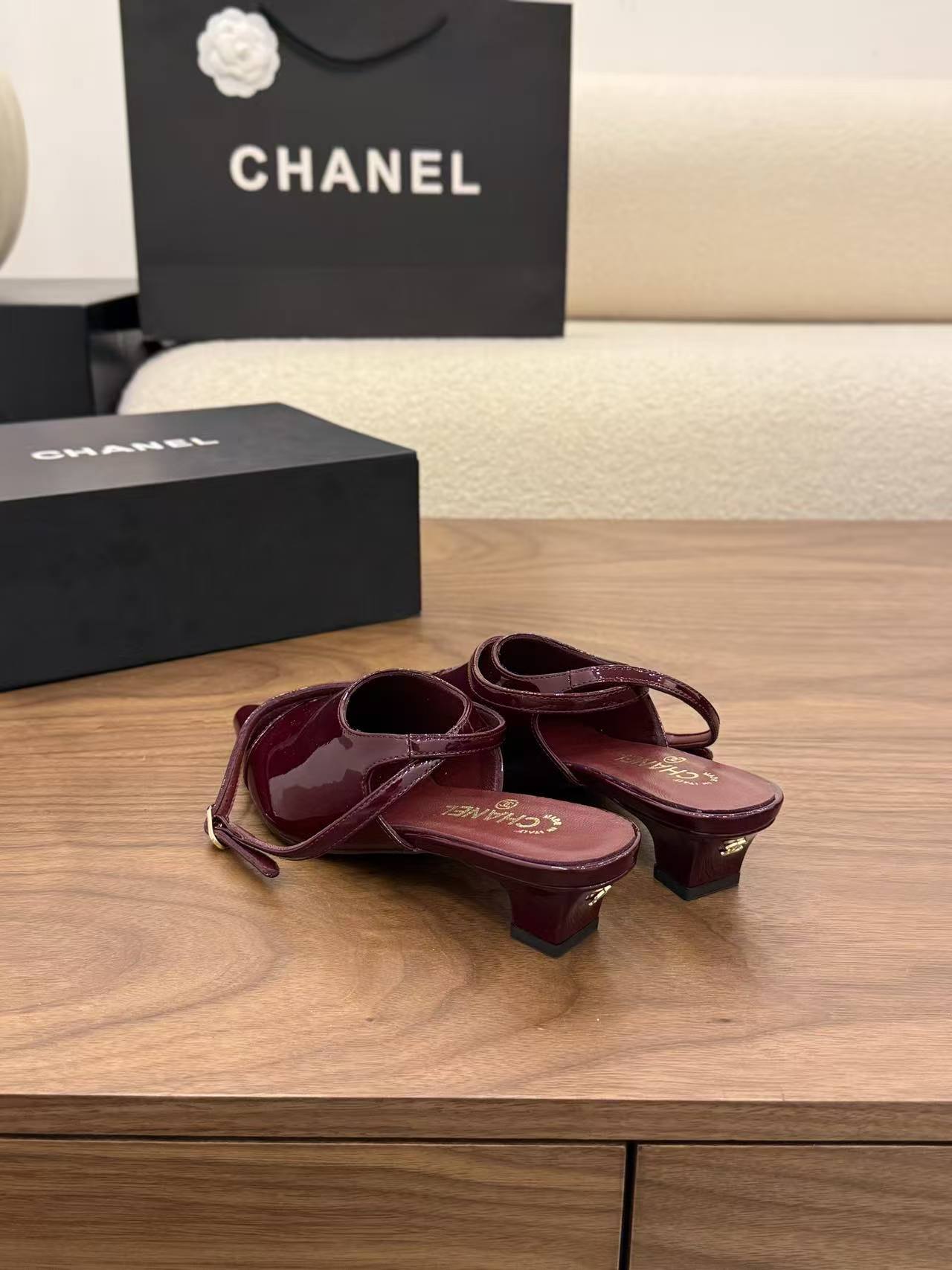 CHANE1 高品質パテントレザー ローヒールシューズ【50％割引+送料無料】