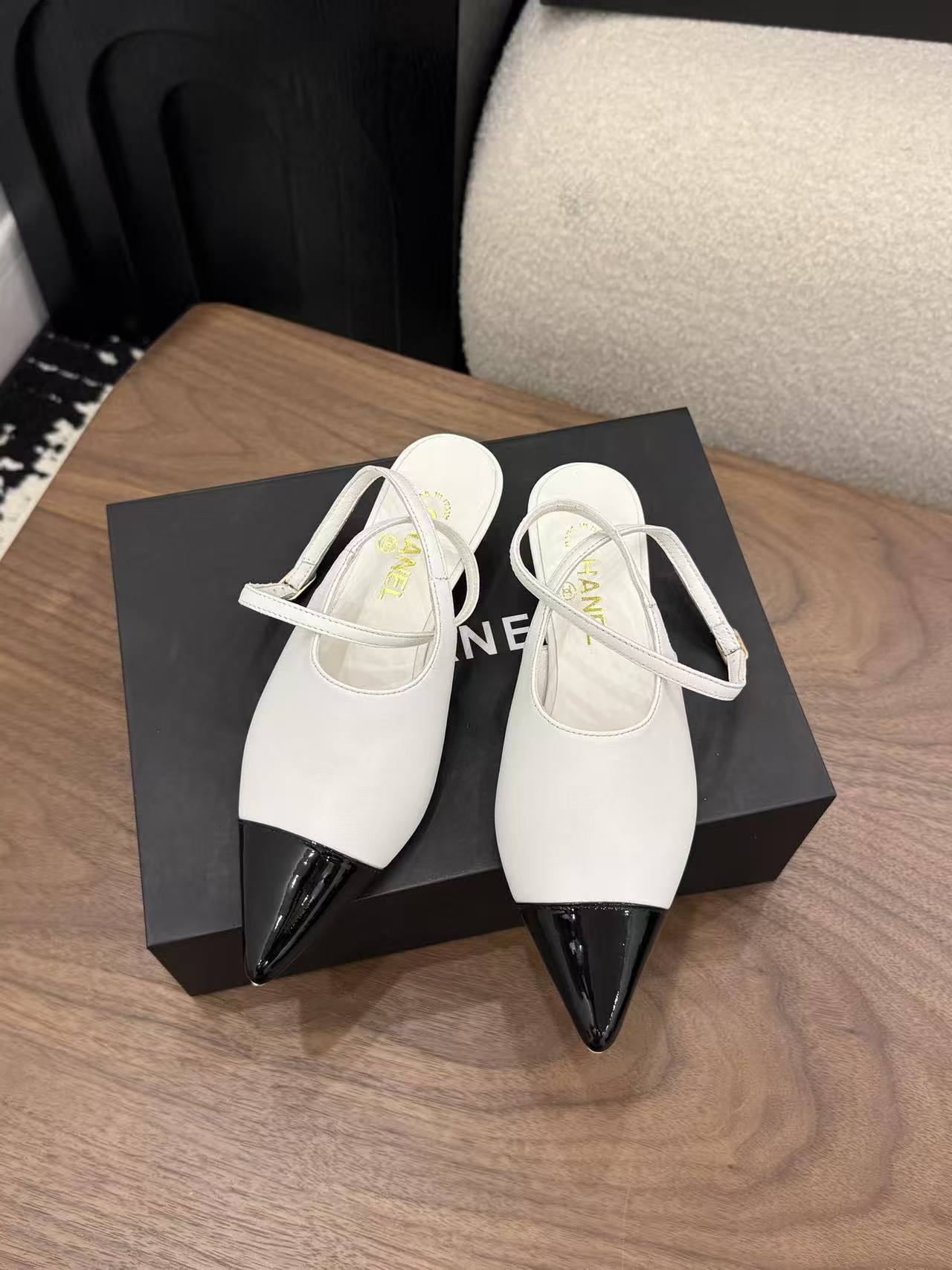 CHANE1 高品質パテントレザー ローヒールシューズ【50％割引+送料無料】