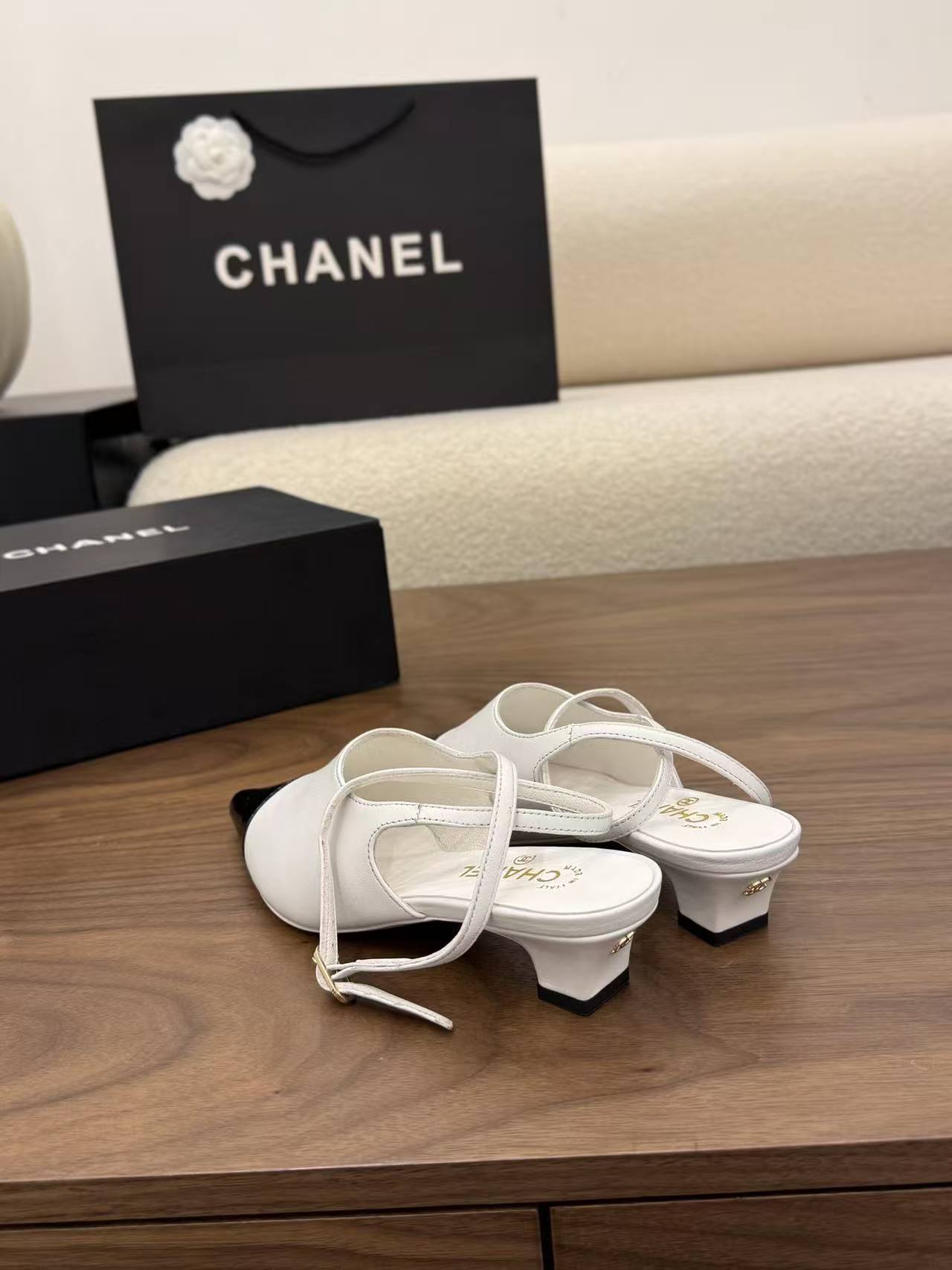 CHANE1 高品質パテントレザー ローヒールシューズ【50％割引+送料無料】