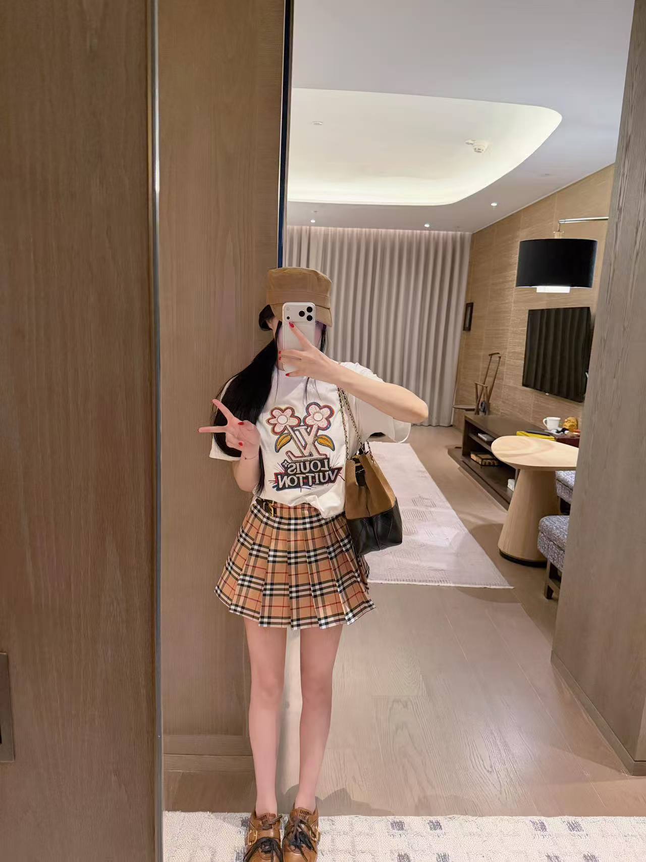 LV 刺繍＆プリントTシャツ【50％割引+送料無料】