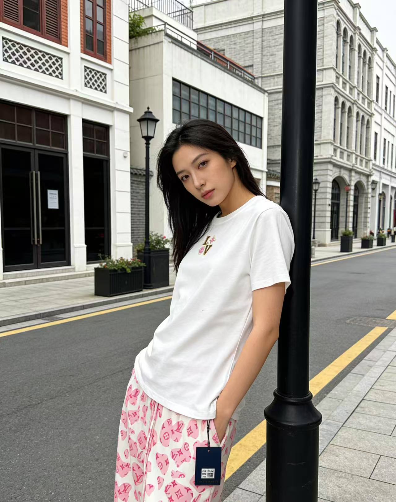 LV刺繍ロゴ入りTシャツ＋パンツのツーピースセット【50％割引+送料無料】