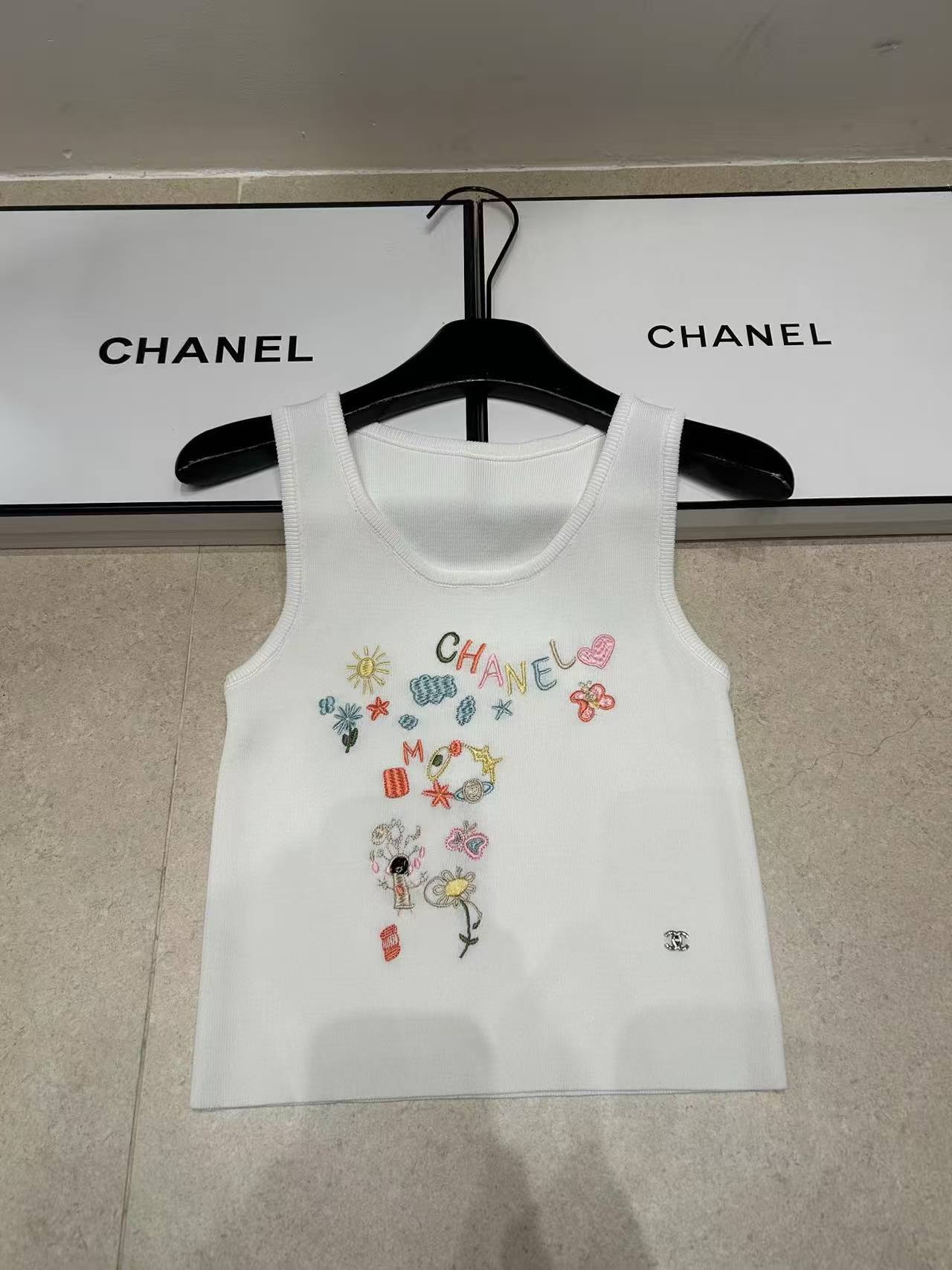 CHANE1 刺繍入りレターウールベスト【50％割引+送料無料】