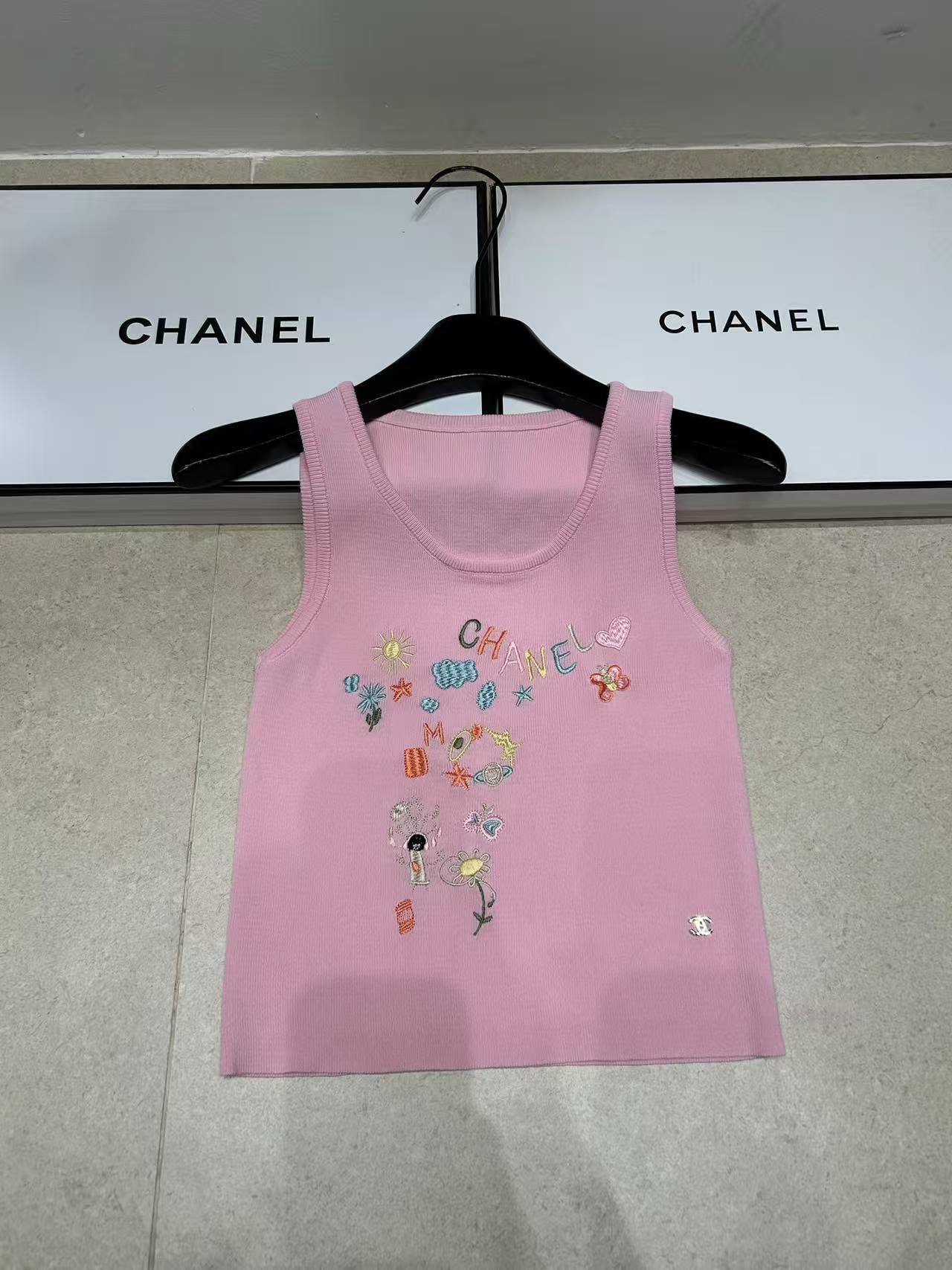 CHANE1 刺繍入りレターウールベスト【50％割引+送料無料】