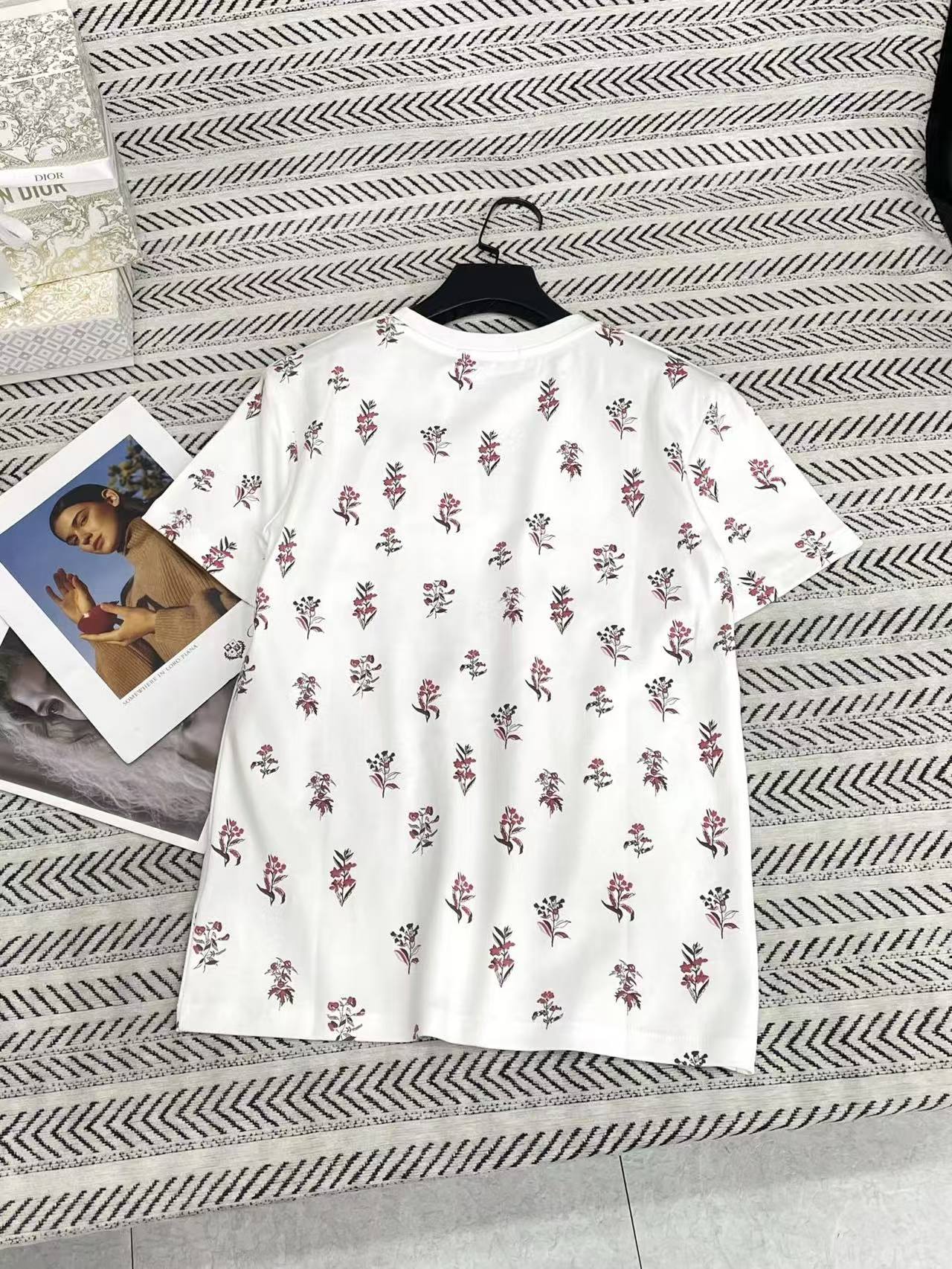 DIOR プリント＆刺繍Tシャツ【50％割引+送料無料】