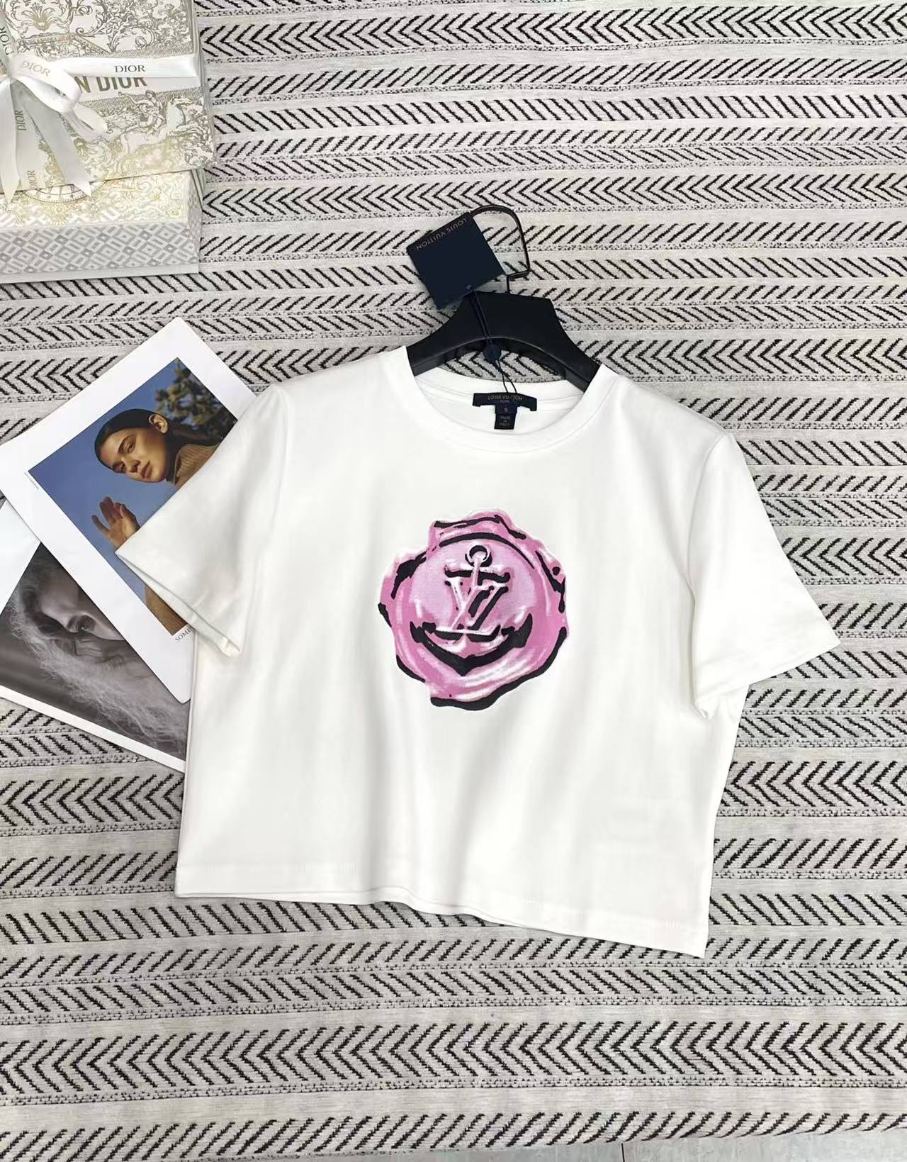 LV ミニマリストロゴTシャツ【50％割引+送料無料】