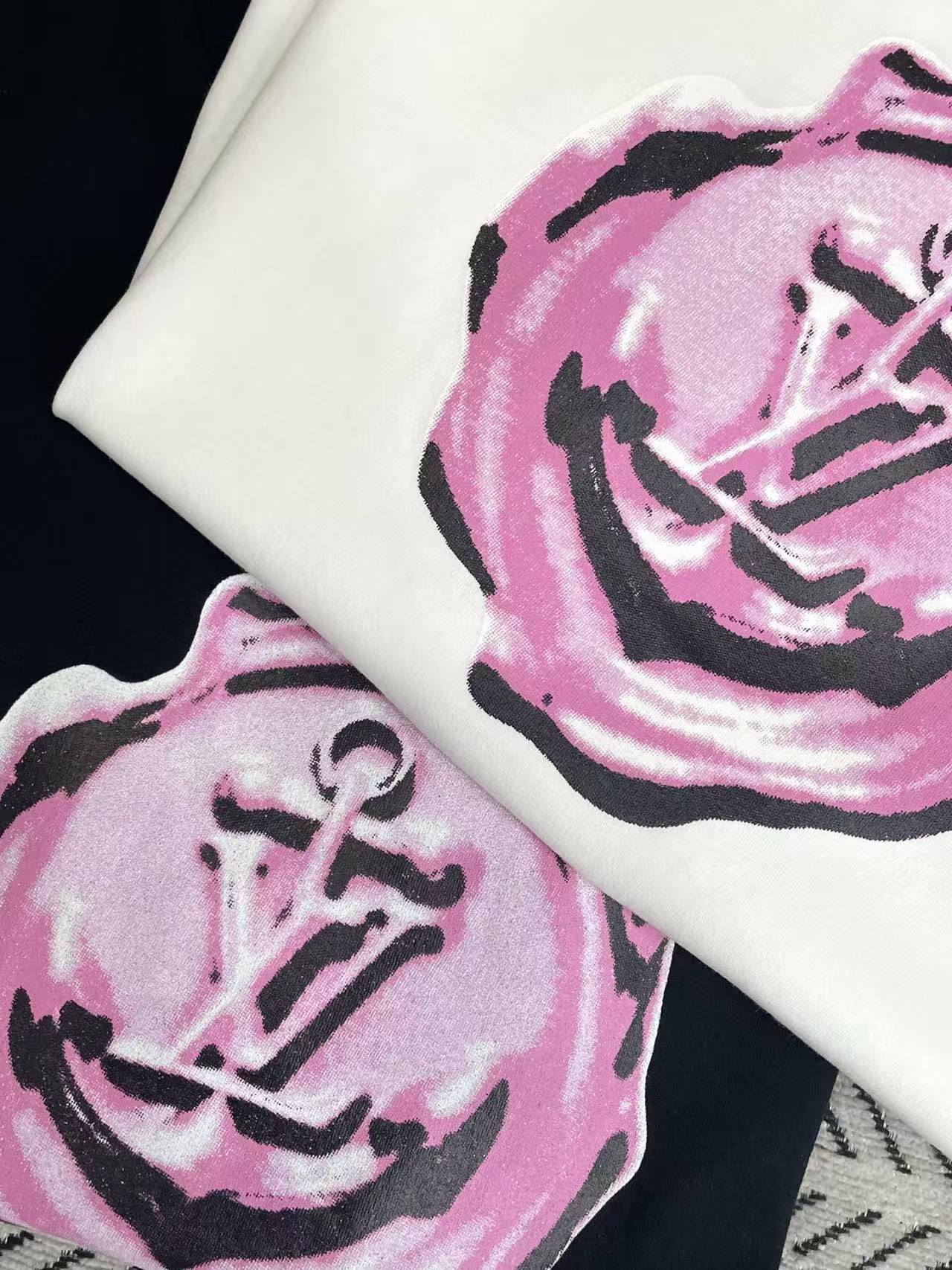 LV ミニマリストロゴTシャツ【50％割引+送料無料】