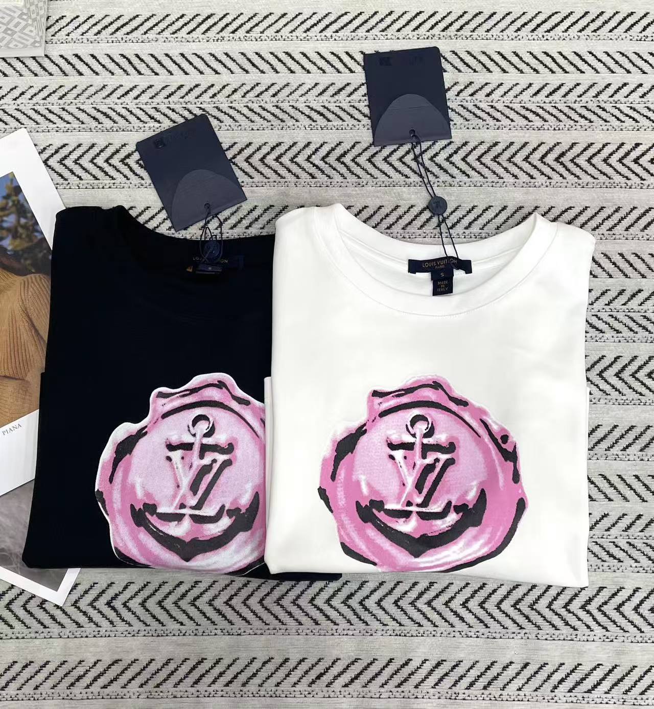 LV ミニマリストロゴTシャツ【50％割引+送料無料】