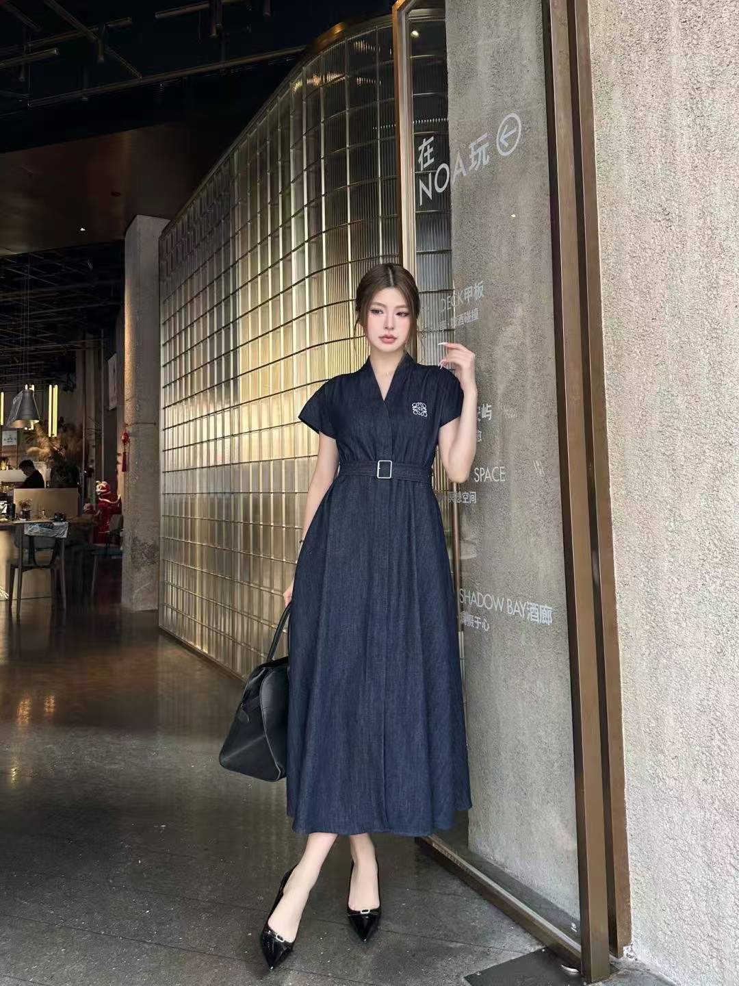 L0WEW刺繍ロゴ入りデニムドレス【50％割引+送料無料】