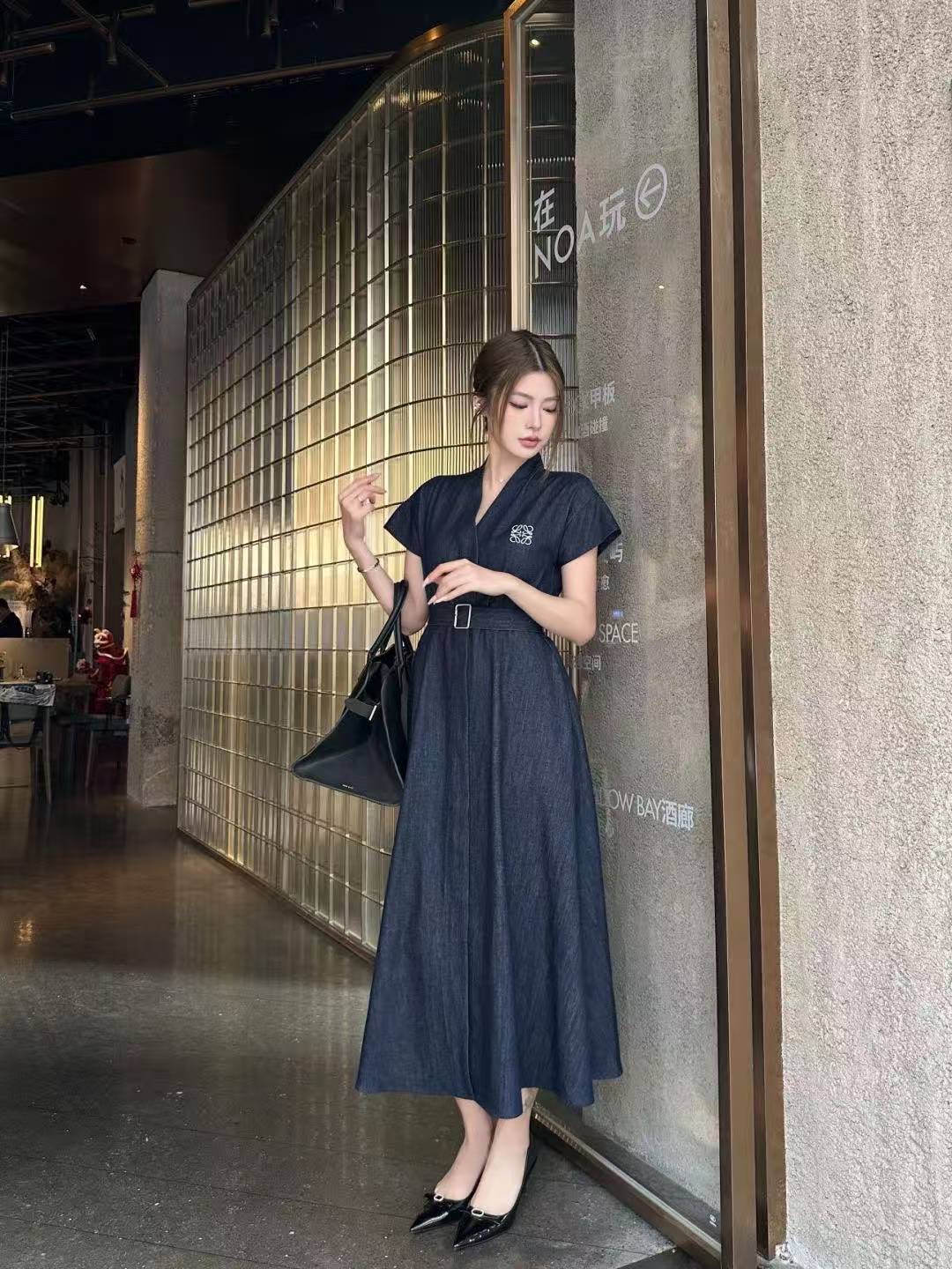 L0WEW刺繍ロゴ入りデニムドレス【50％割引+送料無料】