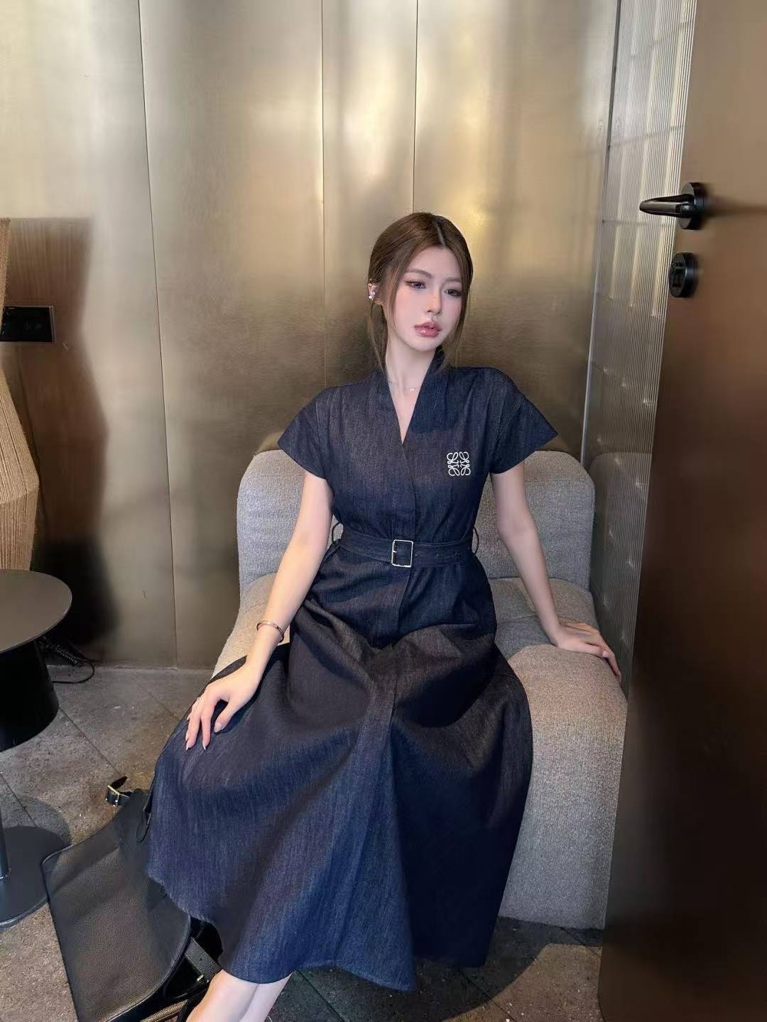 L0WEW刺繍ロゴ入りデニムドレス【50％割引+送料無料】