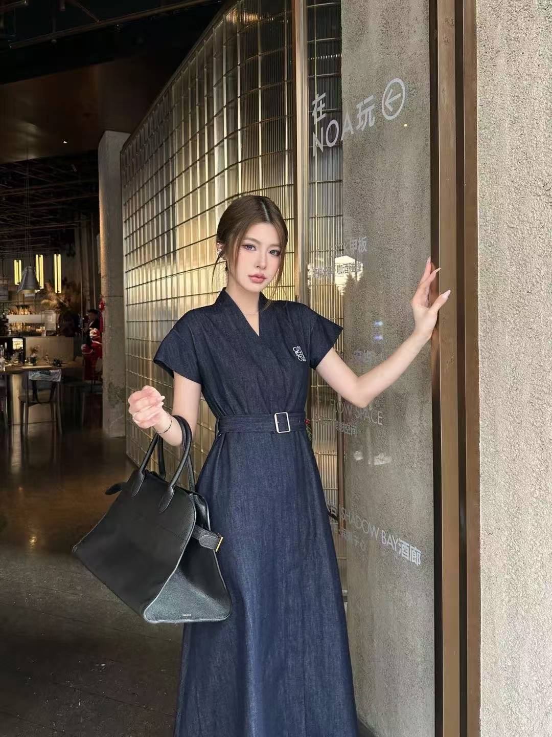 L0WEW刺繍ロゴ入りデニムドレス【50％割引+送料無料】