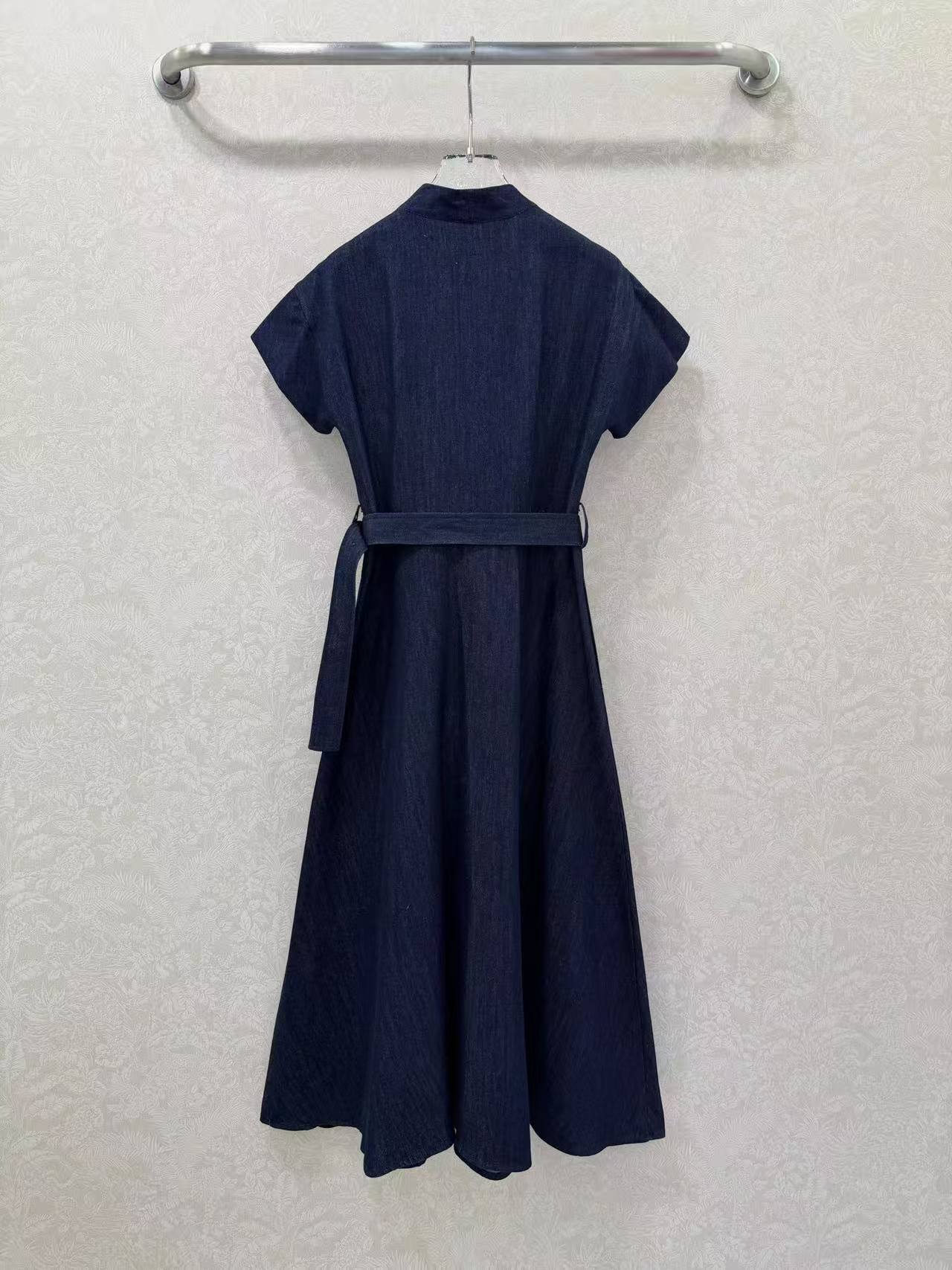 L0WEW刺繍ロゴ入りデニムドレス【50％割引+送料無料】