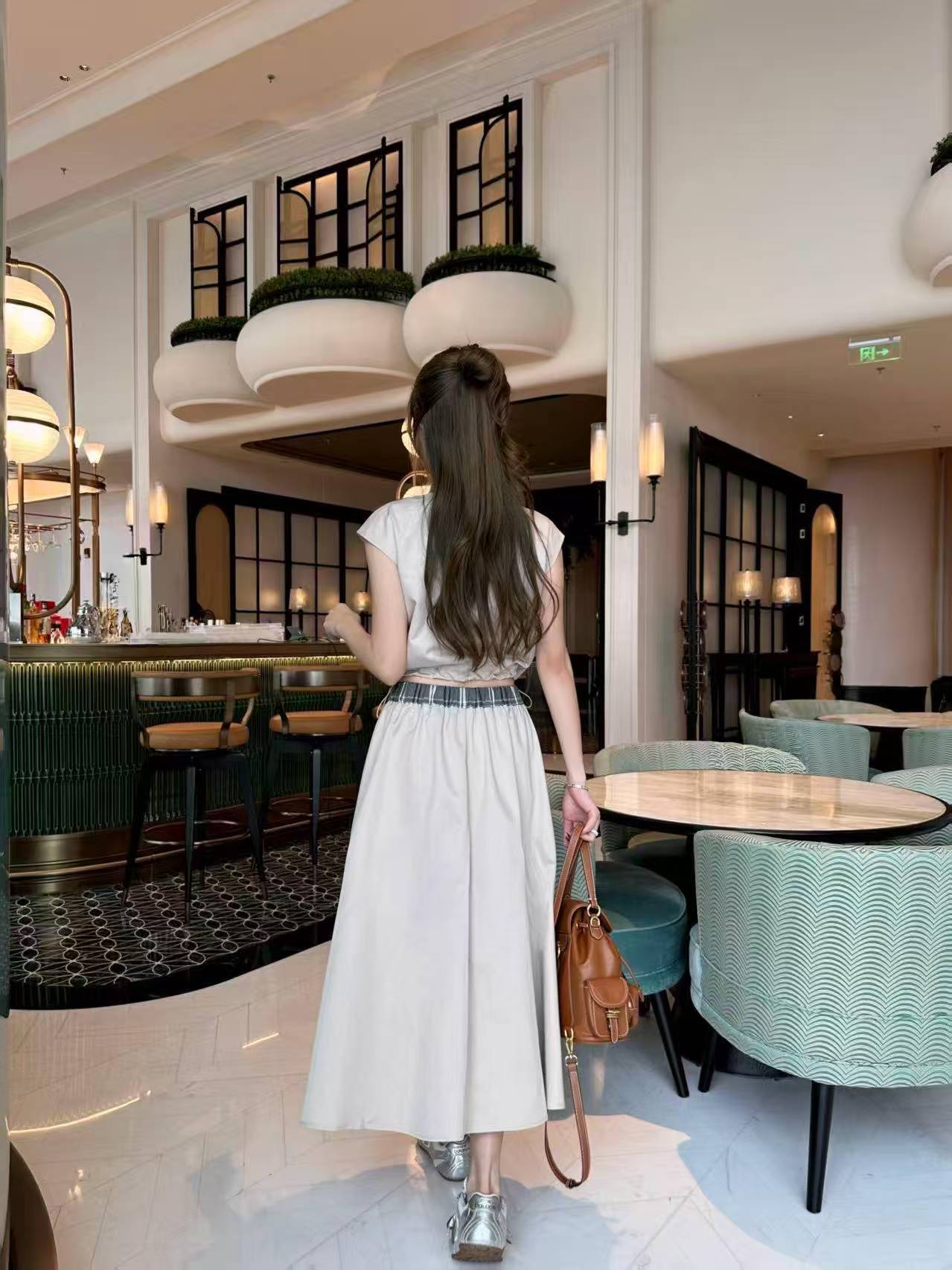 M1UM1U レターベスト＋スカート ツーピースセット【50％割引+送料無料】