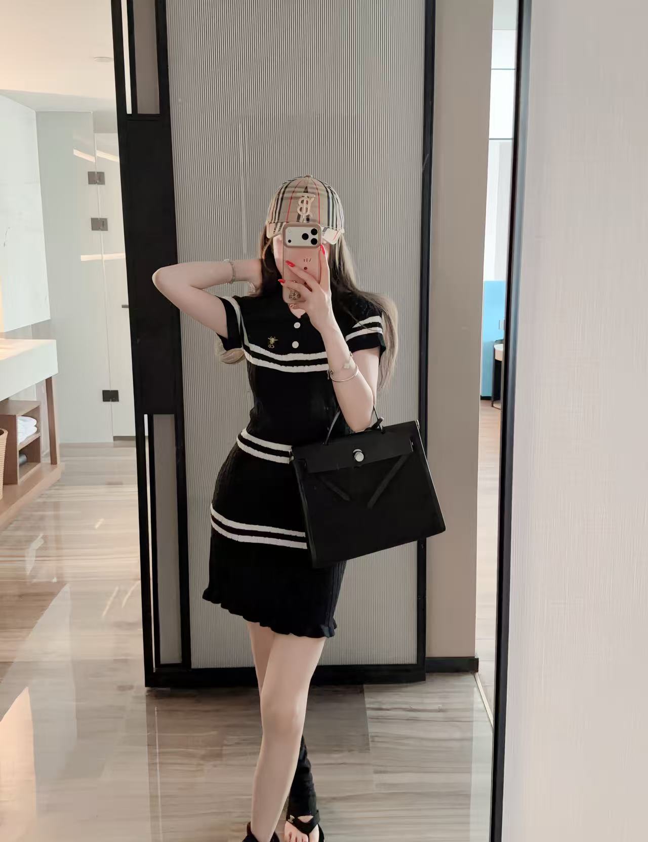 YSL 刺繍入りCDニットドレス【50％割引+送料無料】