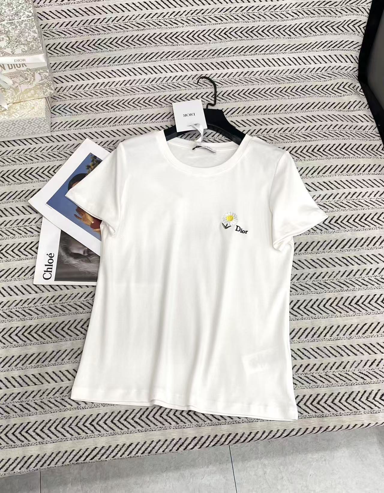 DIOR 花柄刺繍レタリングTシャツ【50％割引+送料無料】