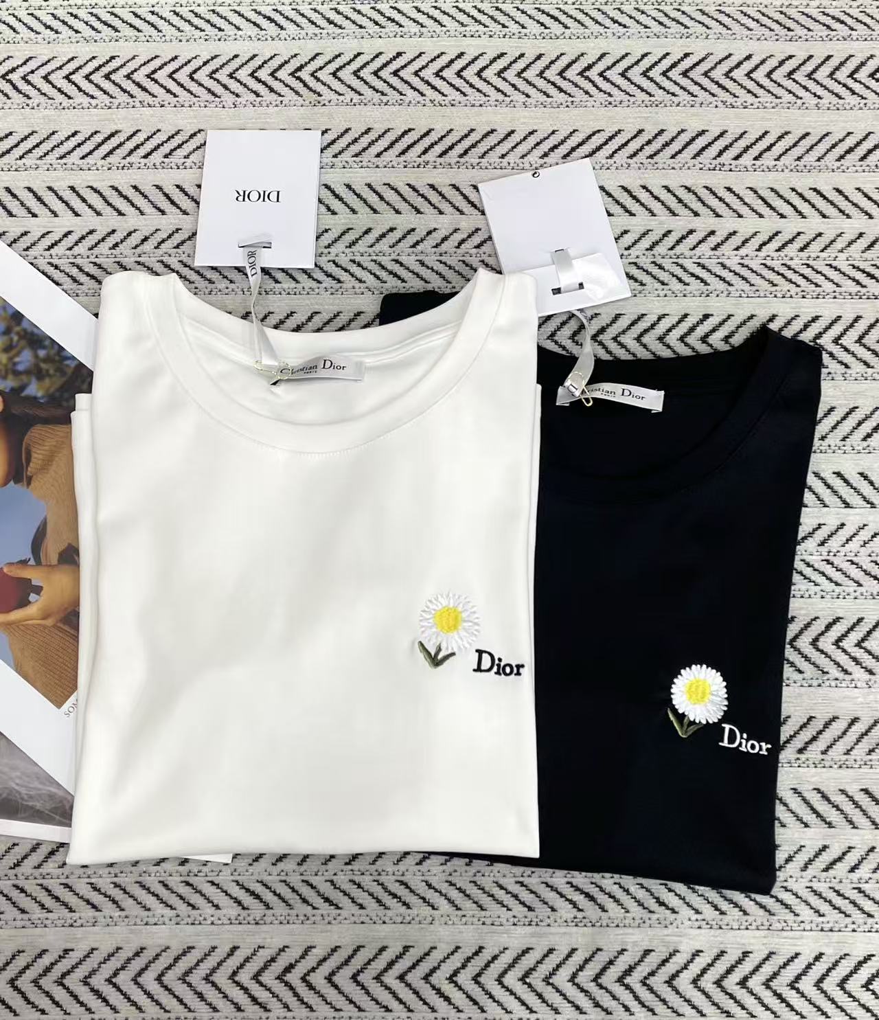 DIOR 花柄刺繍レタリングTシャツ【50％割引+送料無料】