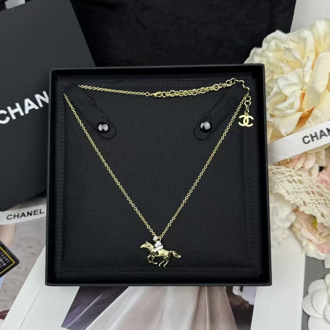 CHANE1 乗馬モチーフ イヤリング＋ネックレス ツーピースセット【50％割引+送料無料】