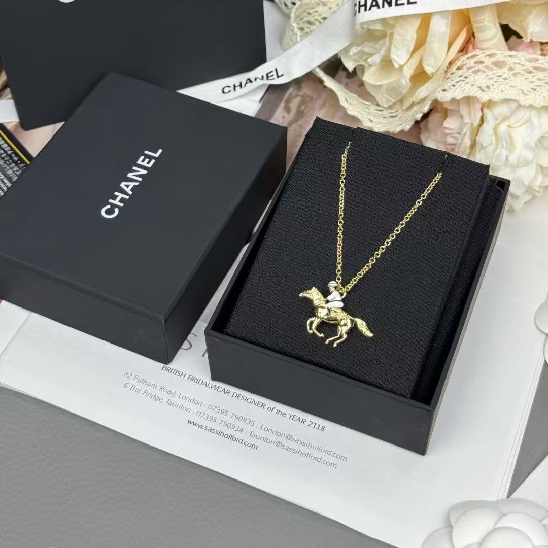 CHANE1 乗馬モチーフ イヤリング＋ネックレス ツーピースセット【50％割引+送料無料】