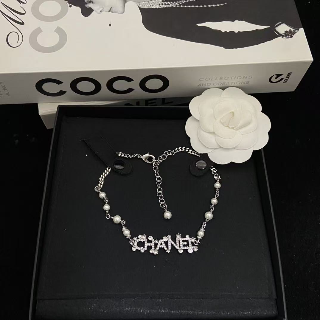 CHANE1 レターパールネックレス【50％割引+送料無料】