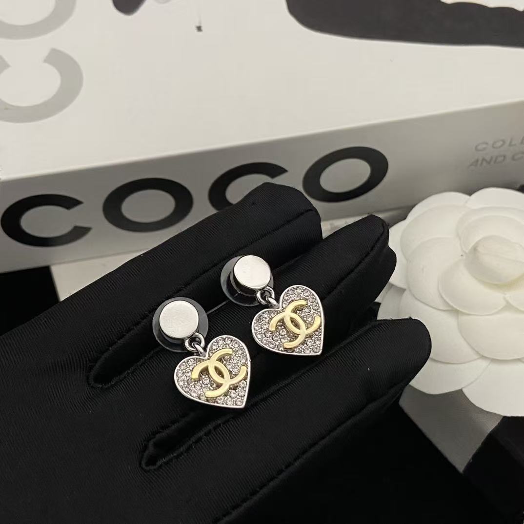 CHANE1 ダブルC ダイヤモンドハートピアス【50％割引+送料無料】