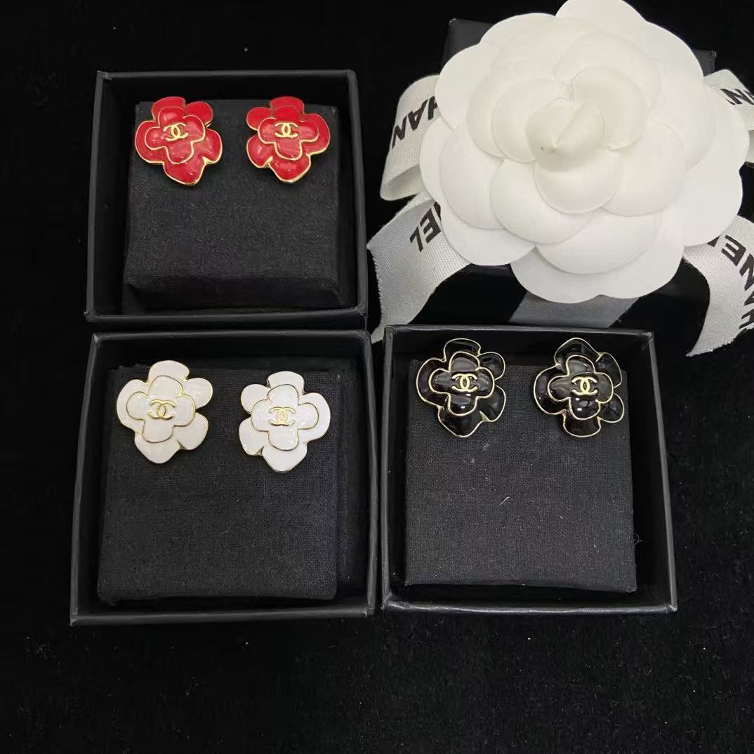 CHANE1 ダブルCフラワー スタッドピアス【50％割引+送料無料】