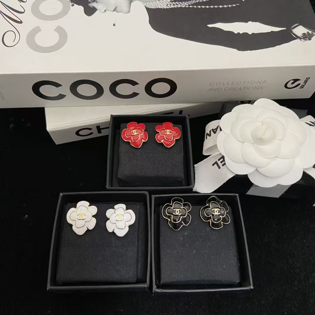 CHANE1 ダブルCフラワー スタッドピアス【50％割引+送料無料】