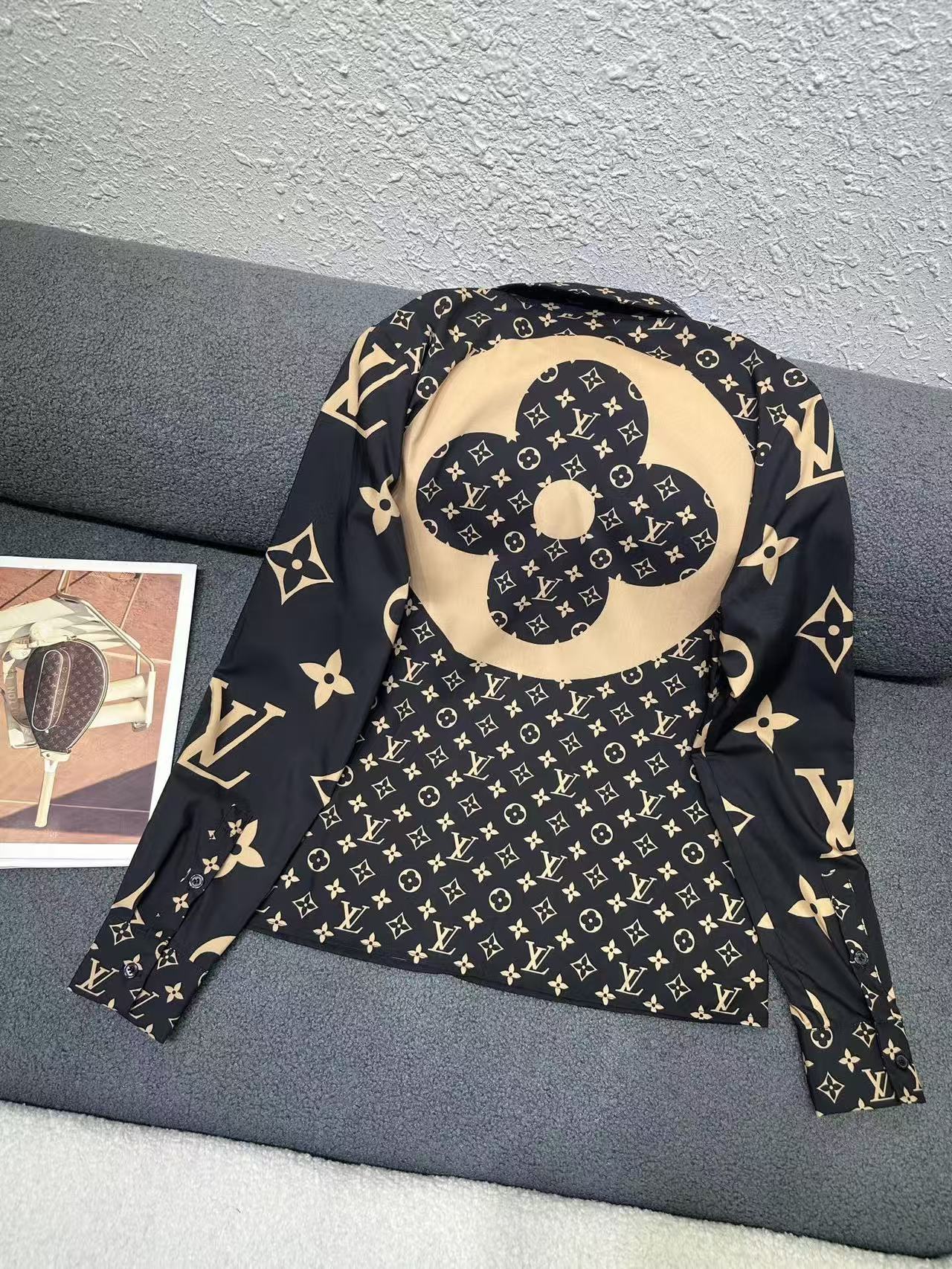 LV高品質の四つ葉のクローバーシャ​​ツ【50％割引+送料無料】