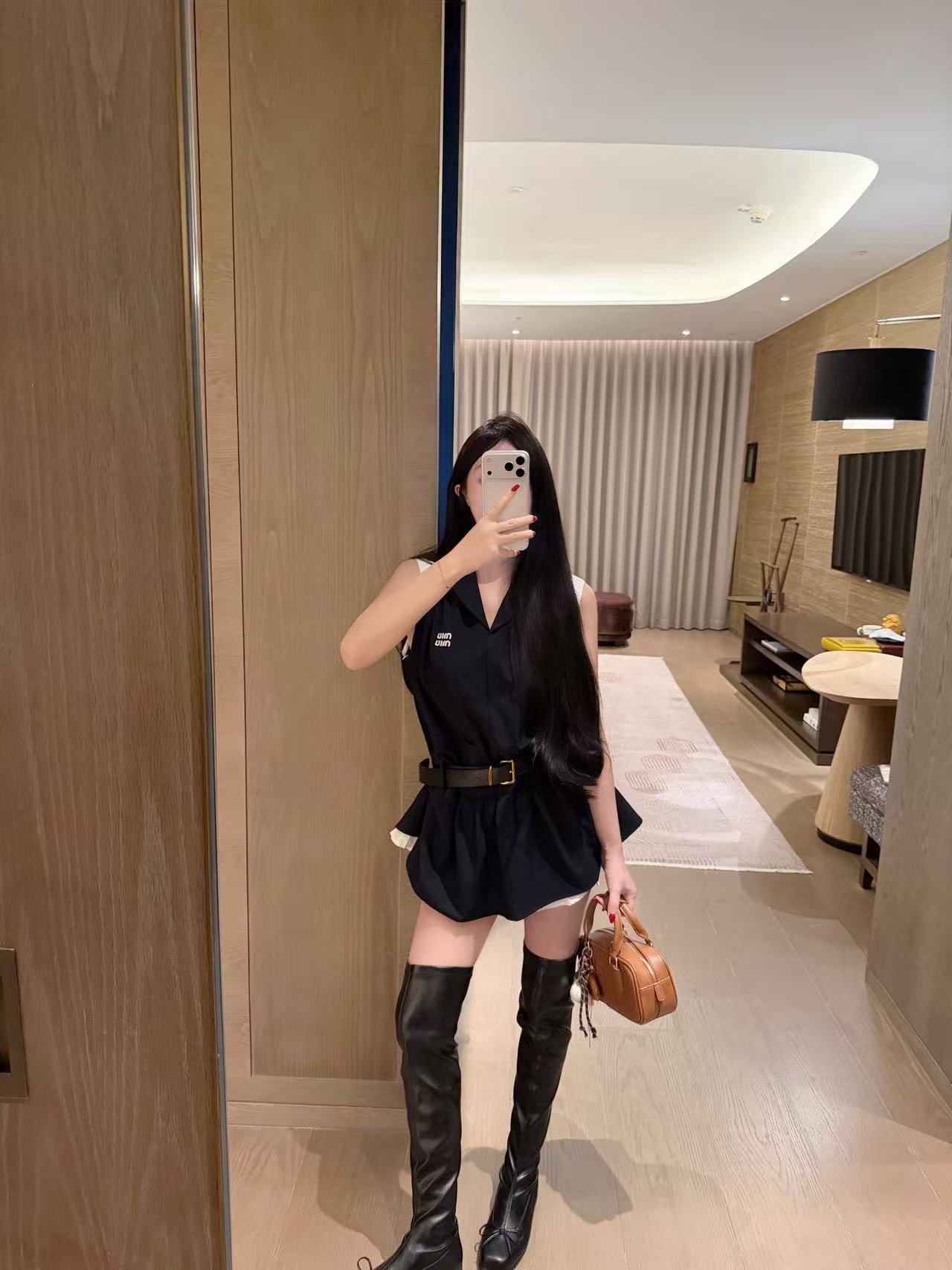 M1UM1U レーストリム付きVネックノースリーブドレス【50％割引+送料無料】