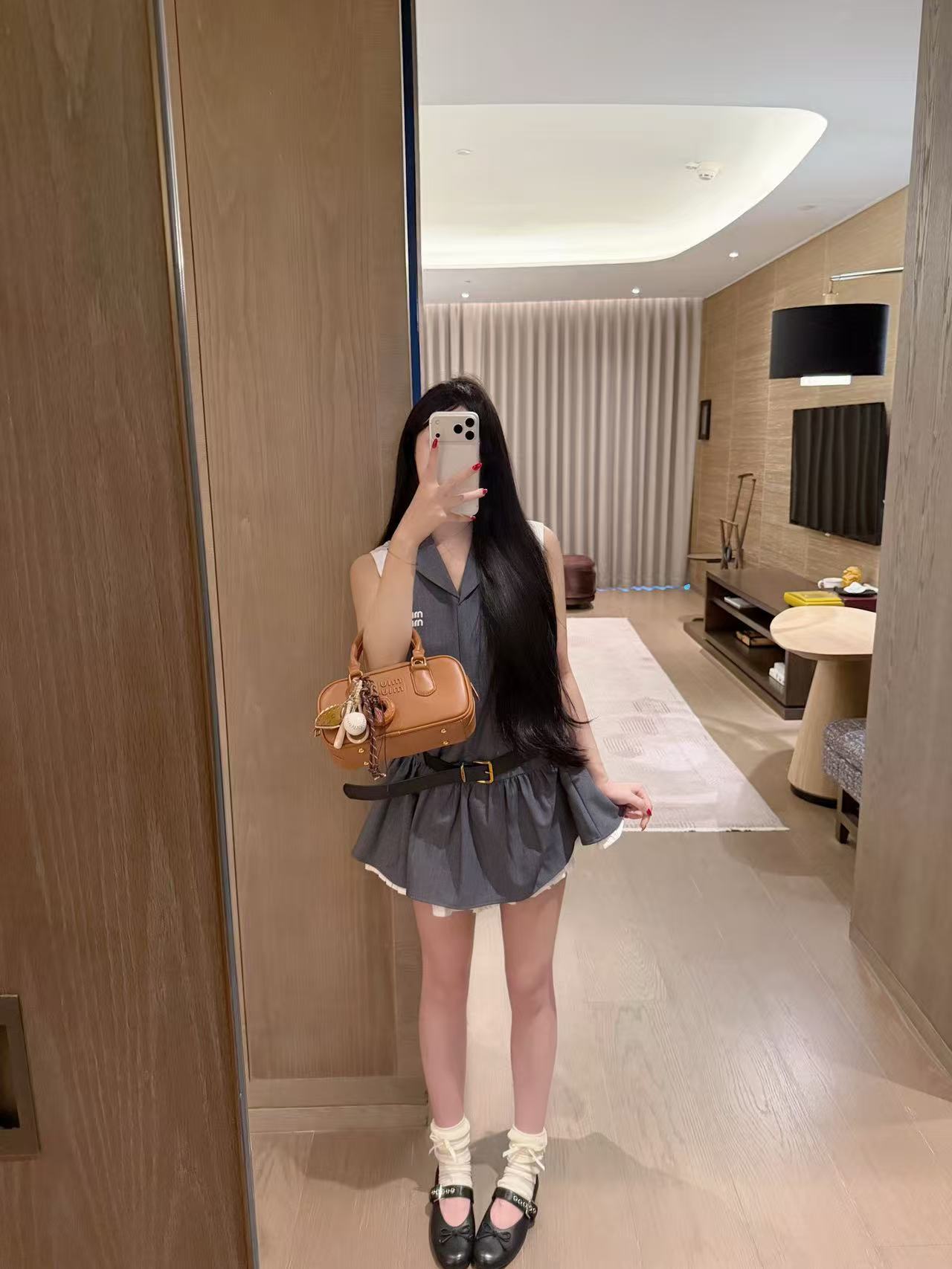 M1UM1U レーストリム付きVネックノースリーブドレス【50％割引+送料無料】