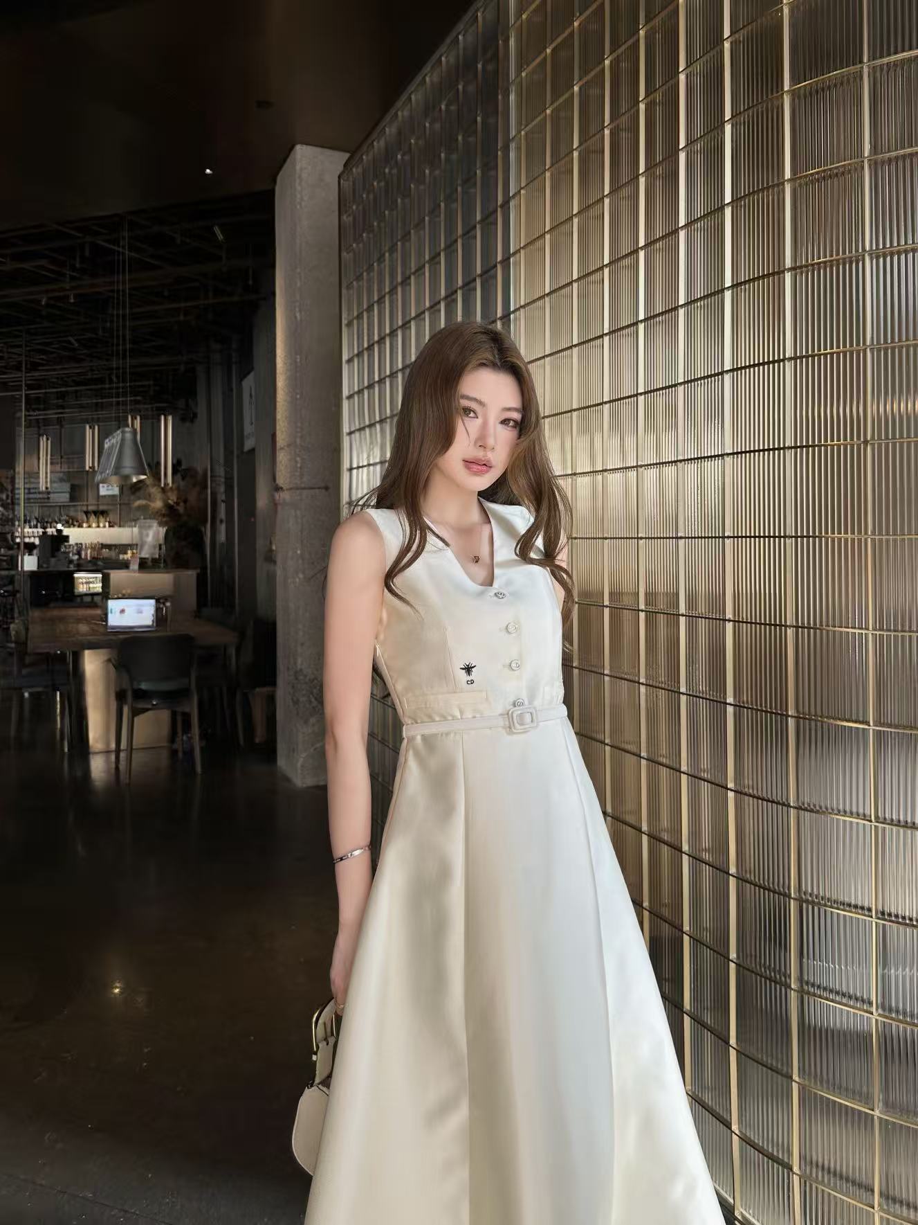 DI0R高品質Vネックのノースリーブドレス【50％割引+送料無料】